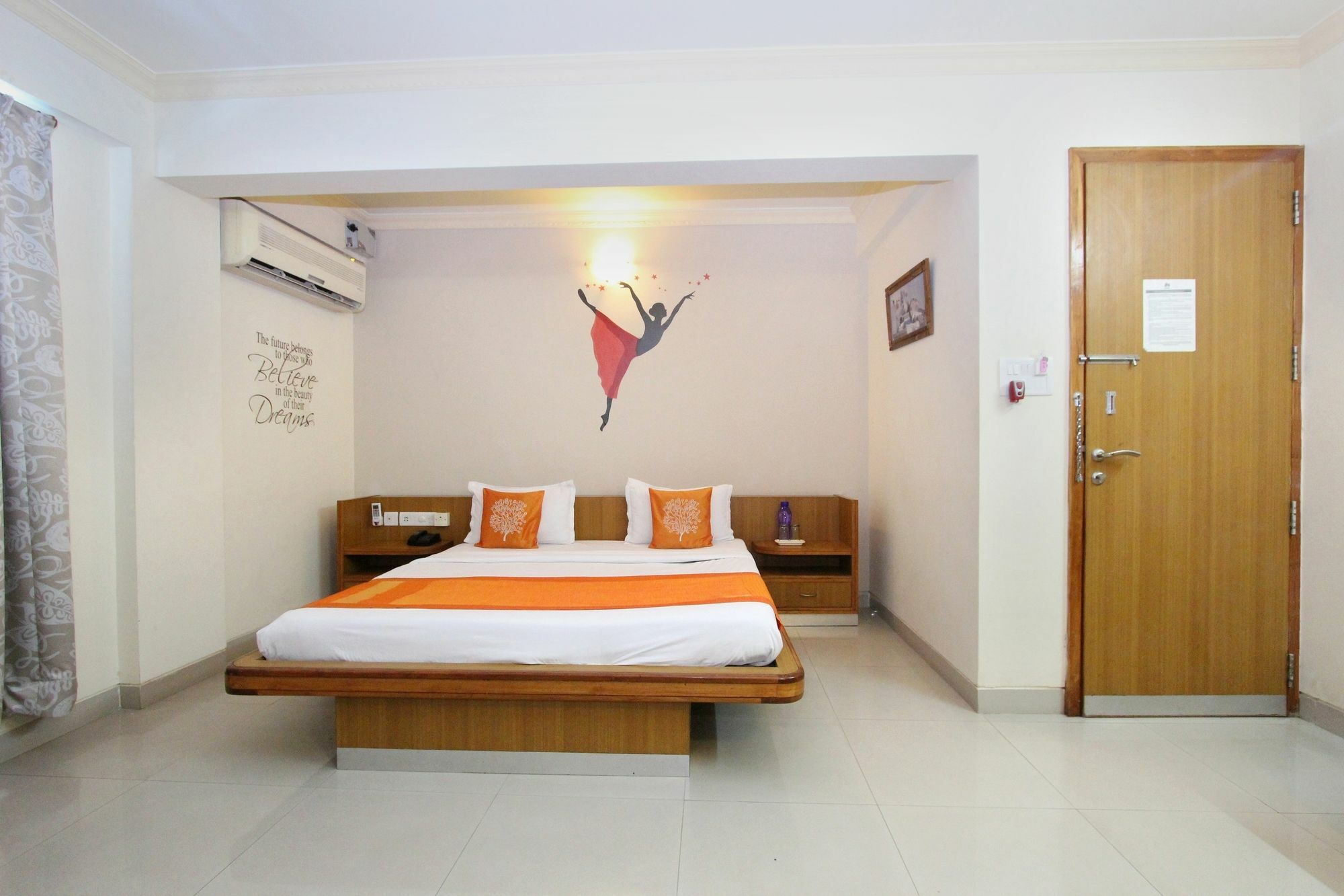 Oyo 8252 Aayush Corporate Hotel