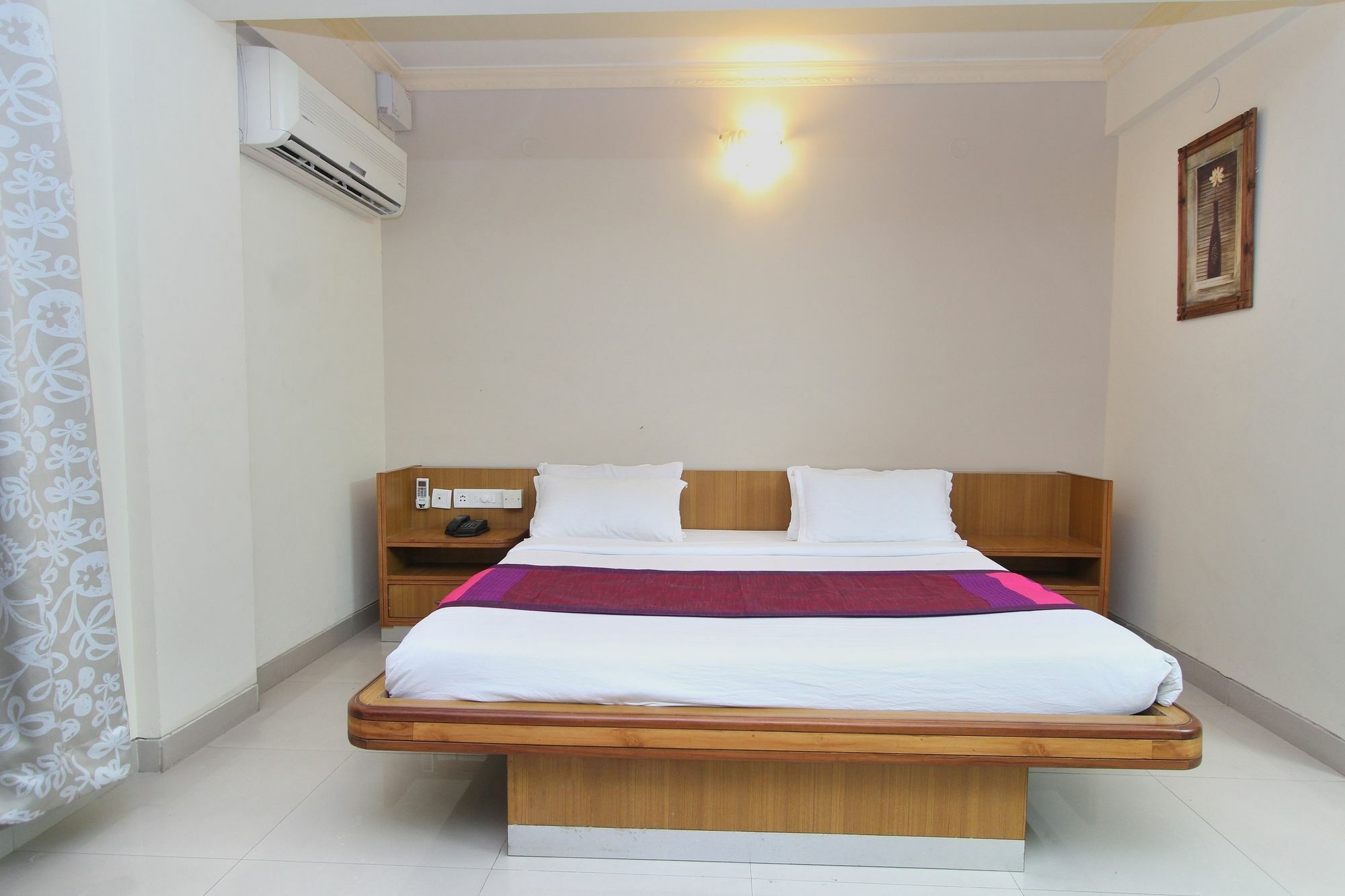 Oyo 8252 Aayush Corporate Hotel
