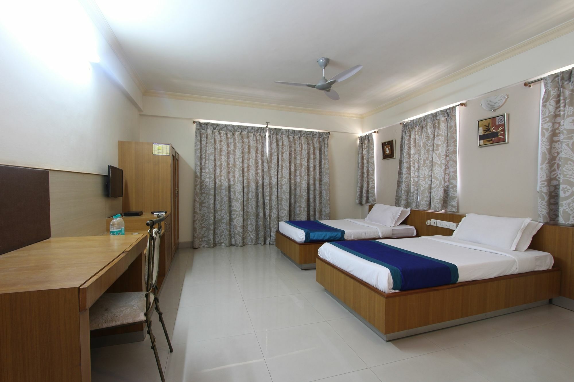 Hotel Oyo 8252 Aayush Corporate