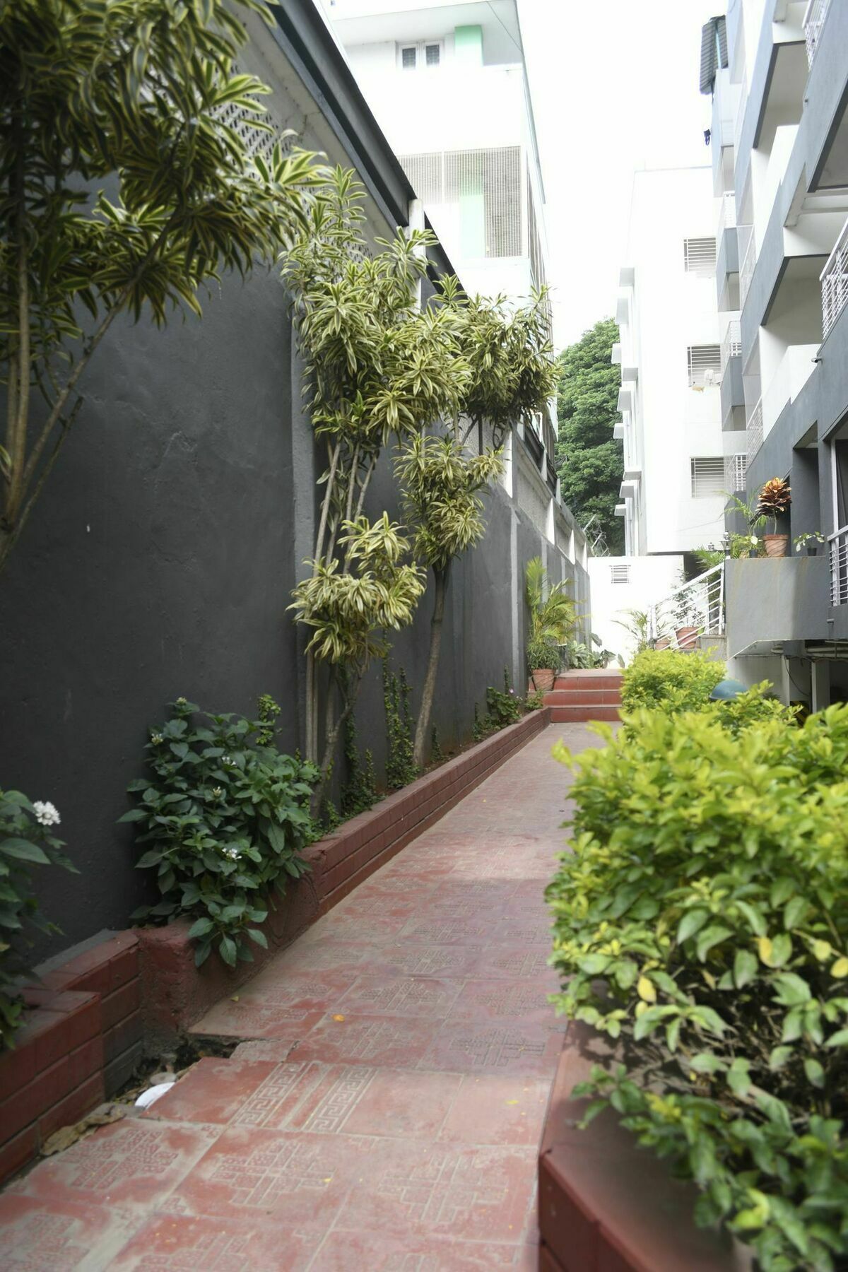 Hotel Mint Queensway Near Ulsoor 3*