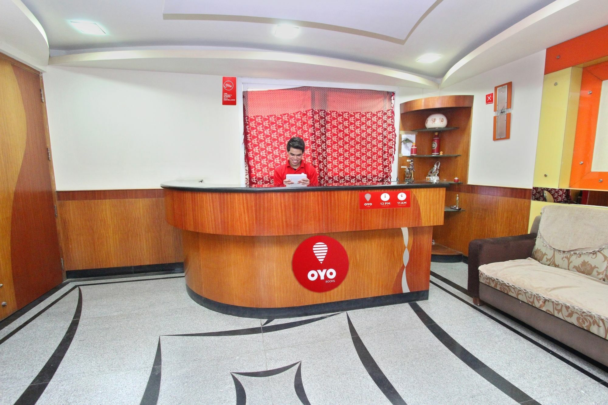 Oyo 8252 Aayush Corporate