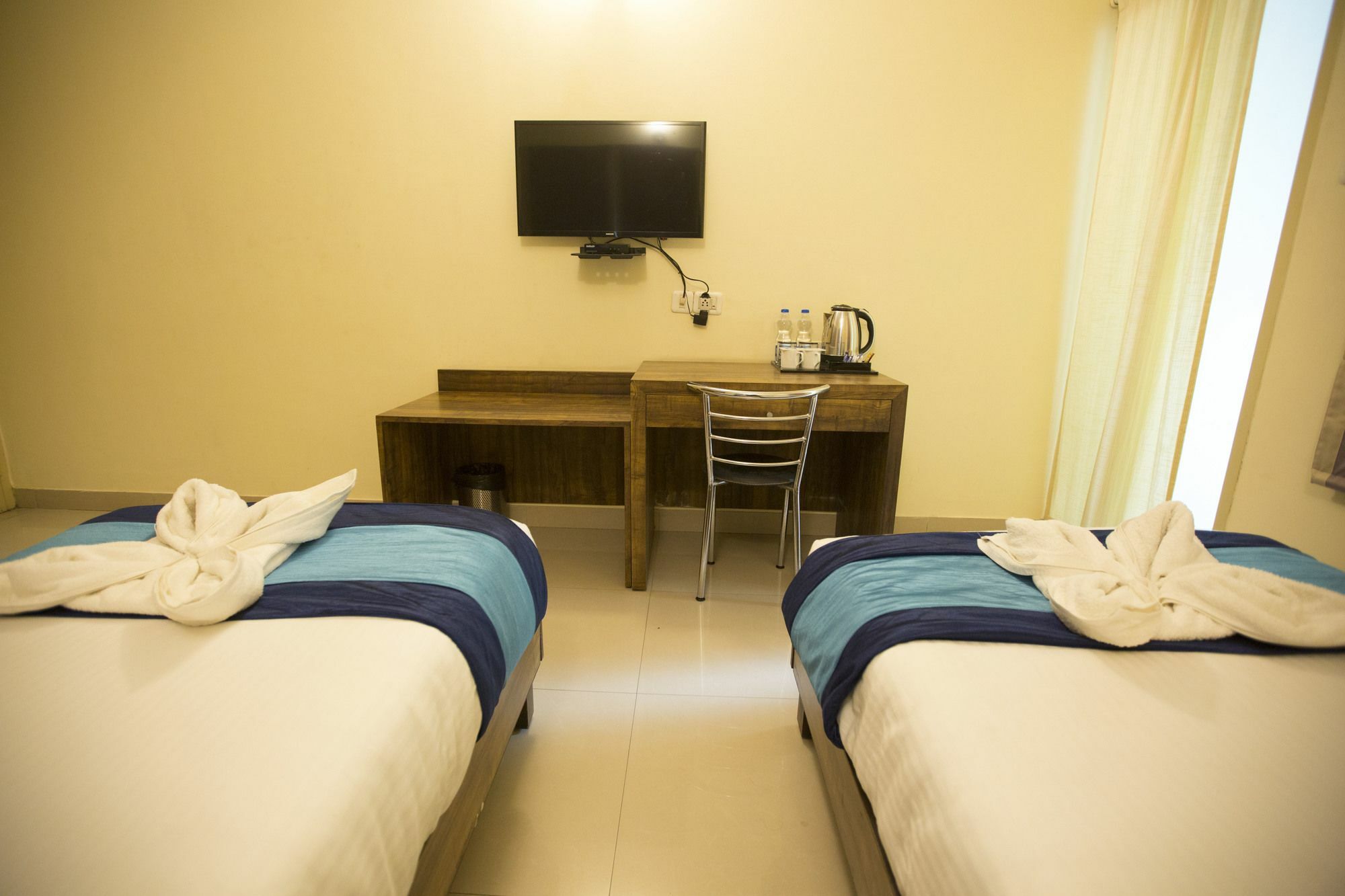 Hotel Mint Queensway Near Ulsoor 3*