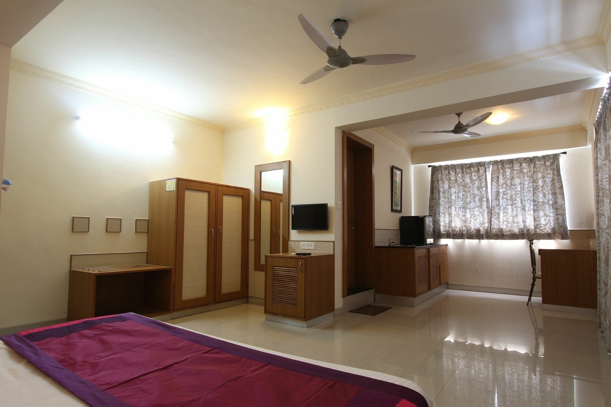 Hotel Oyo 8252 Aayush Corporate