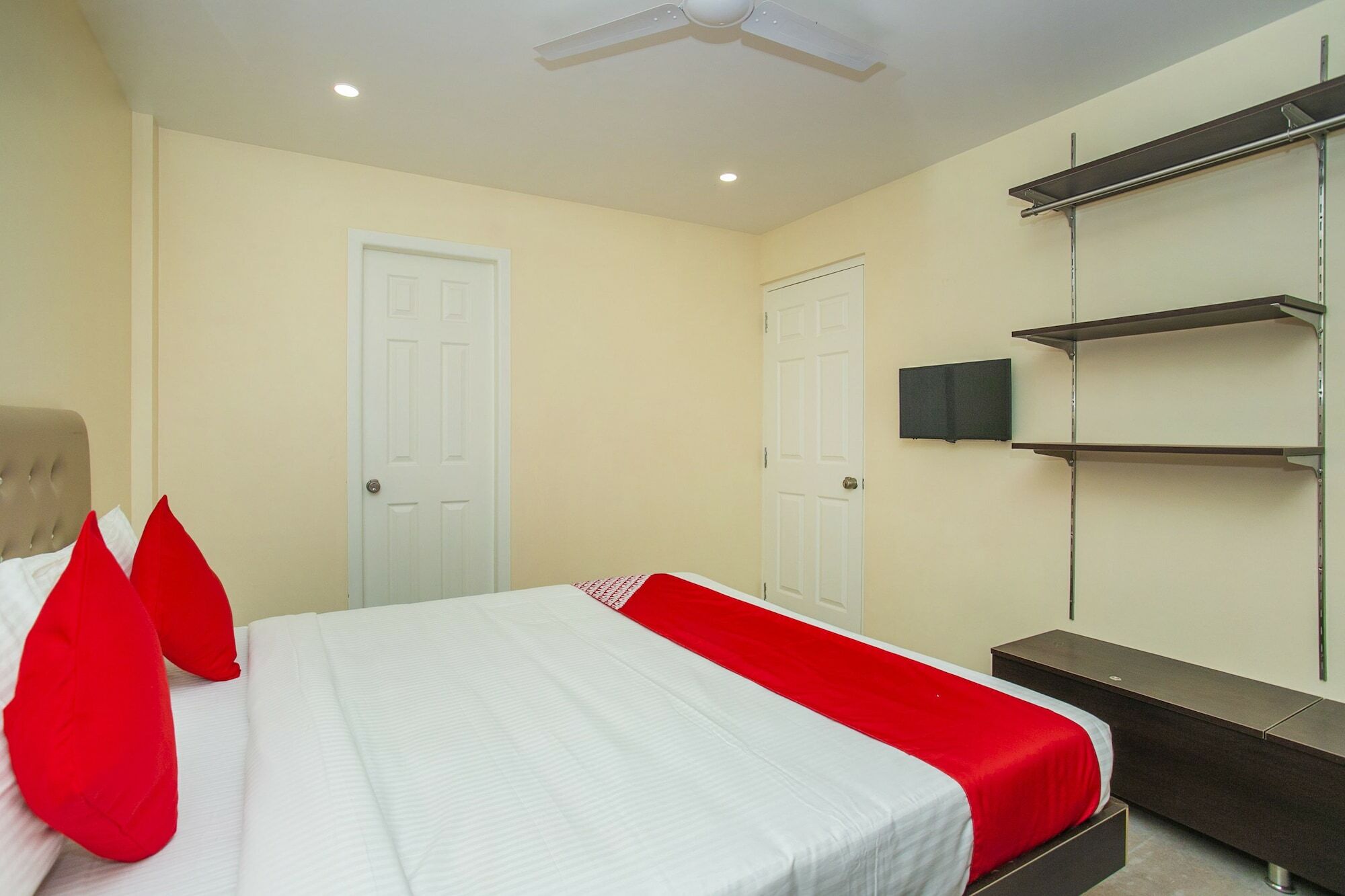 Oyo 18680 Olivia Comforts 2* Bangalore