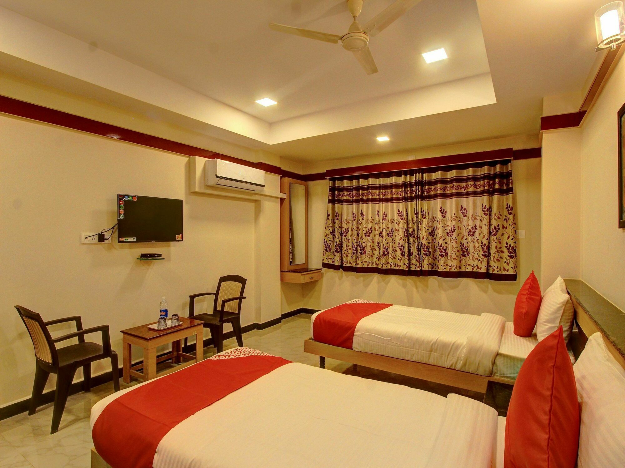 Oyo 13567 1bhk And Hotel 3*