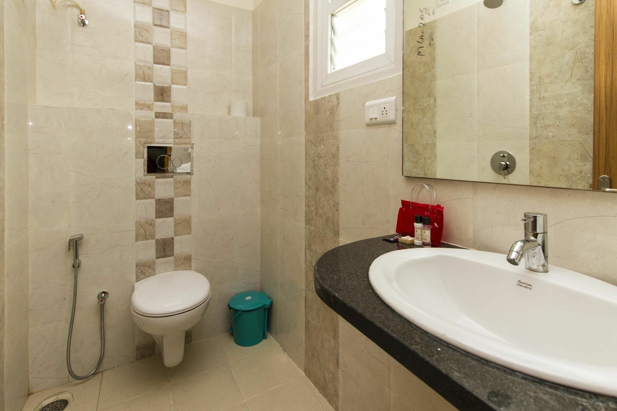 Oyo Indiranagar 18th Main Hotel