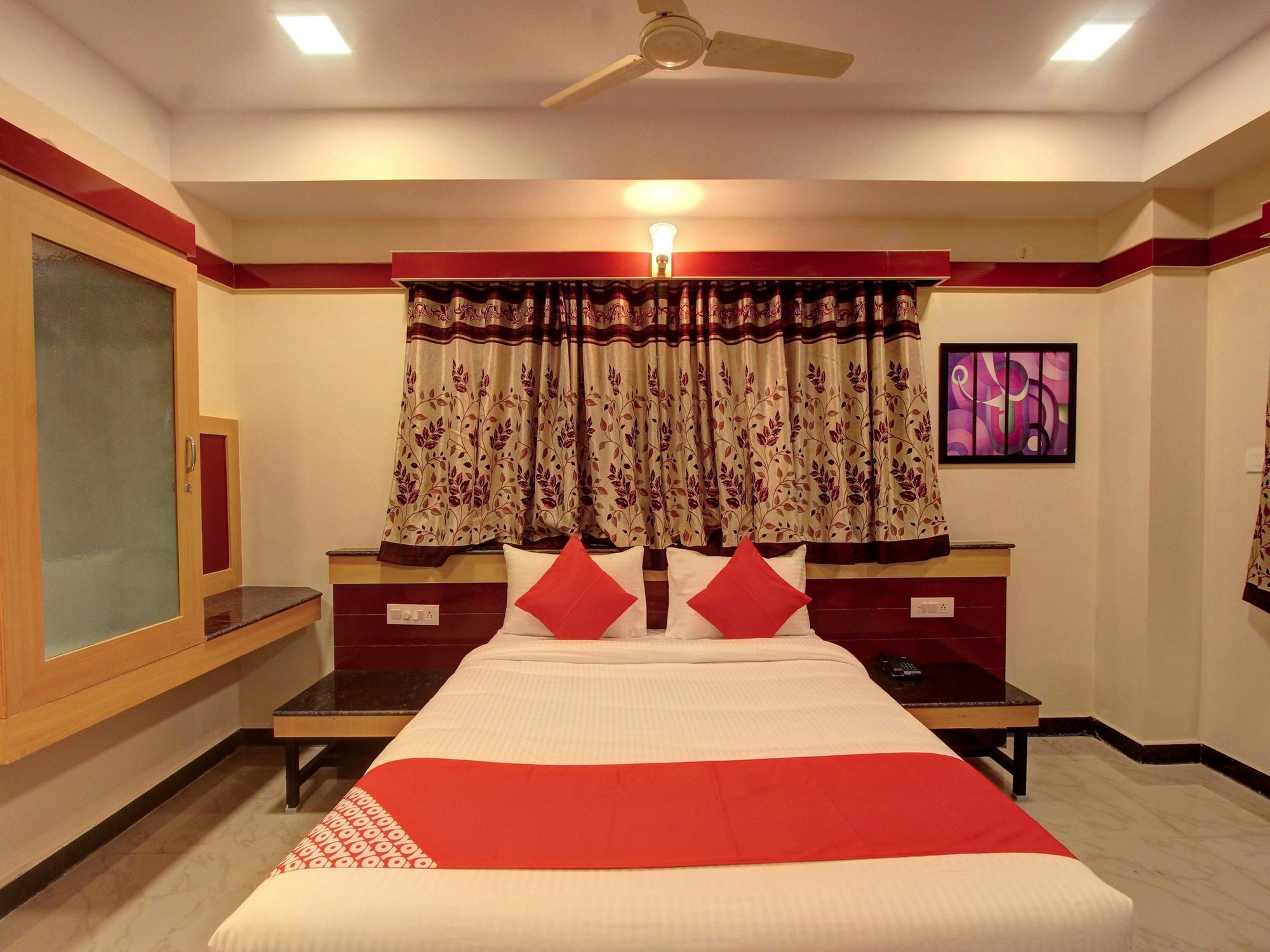 Oyo 13567 1bhk And Hotel