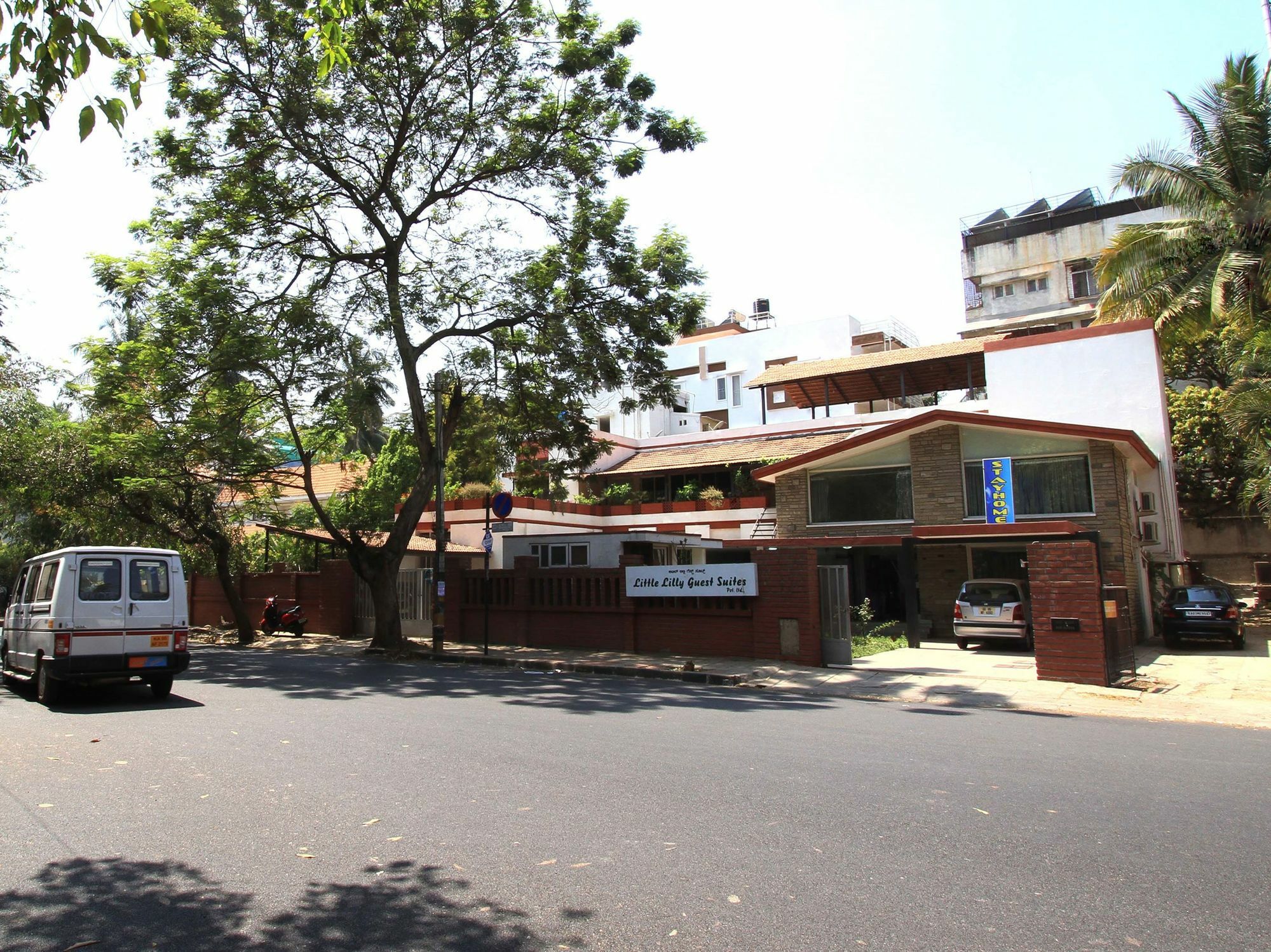 Hotel Oyo 7924 Little Lilly Guest 2*