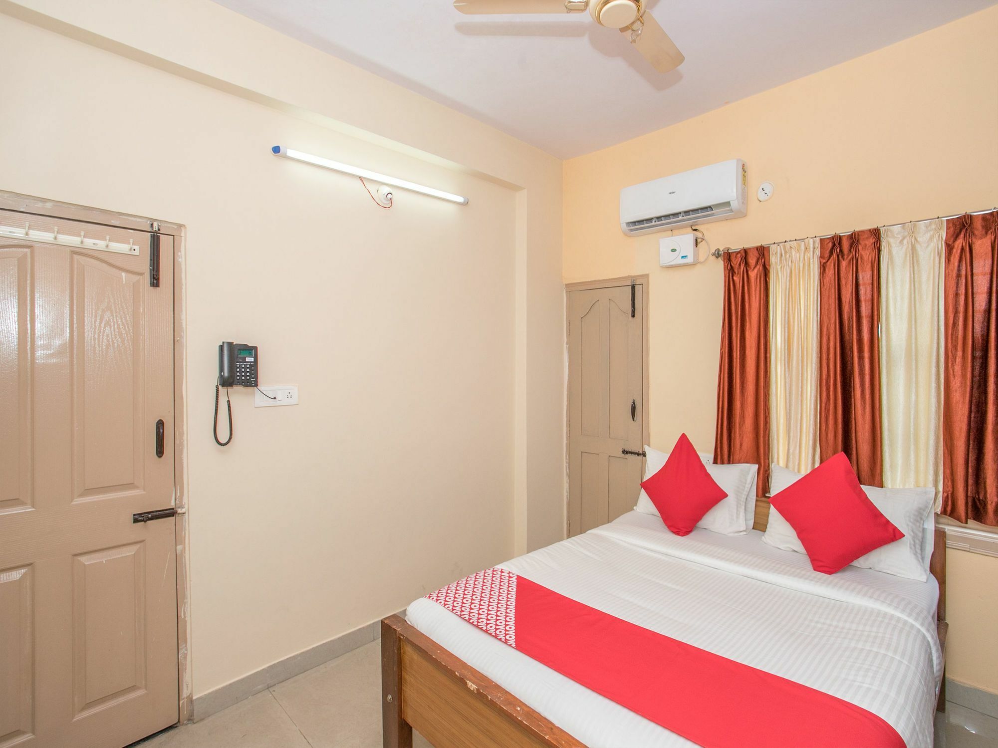 Oyo 12776 Sv Hotel Bangalore