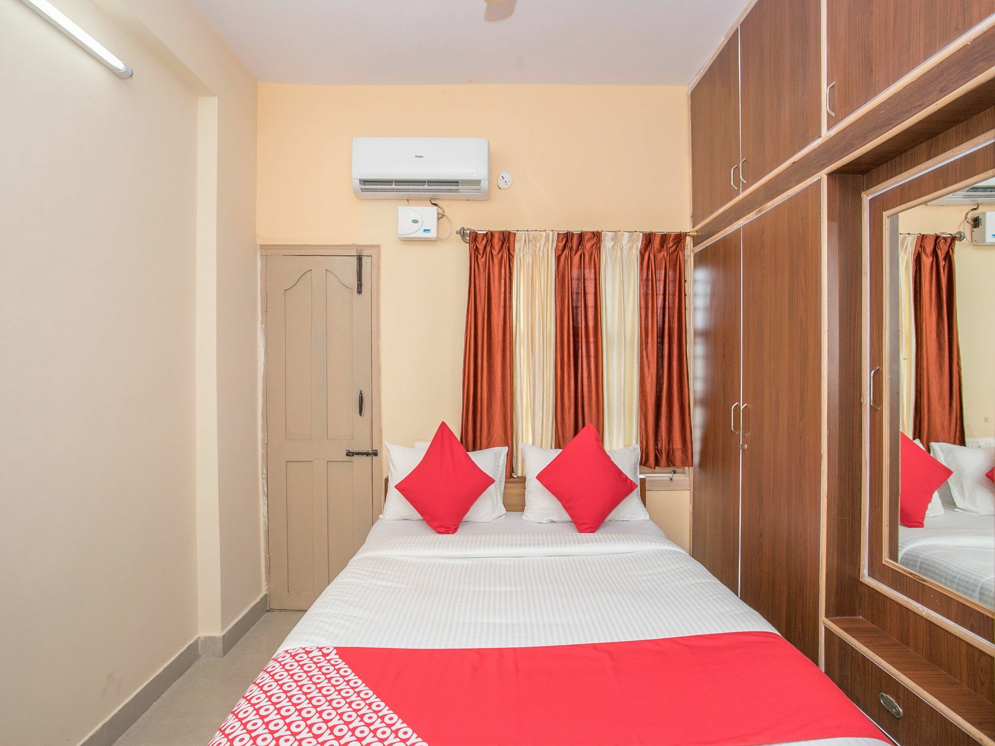 Hotel Oyo 12776 Sv Bangalore