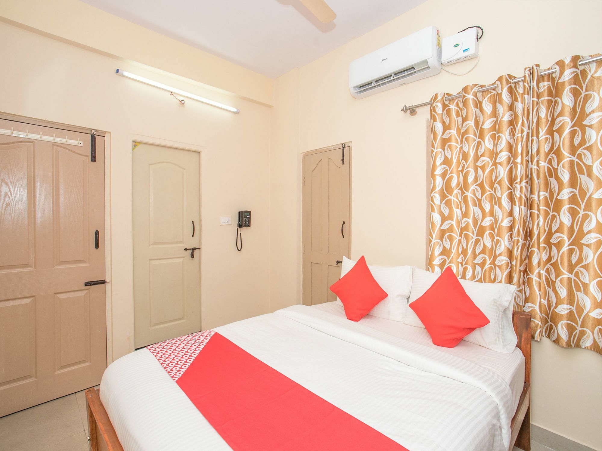 Oyo 12776 Sv Hotel Bangalore
