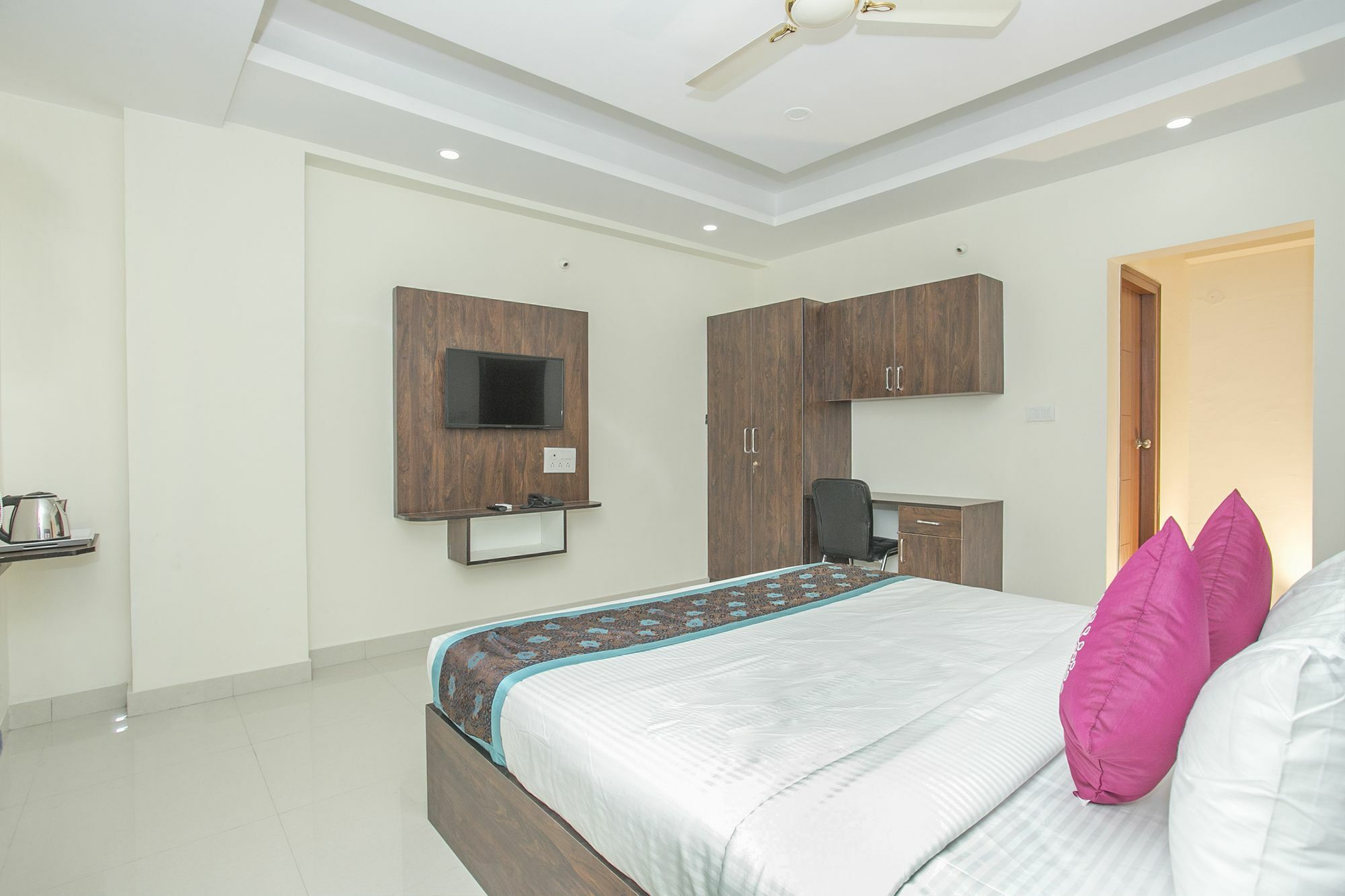 Hotel Oyo 11387 Kozy Bangalore