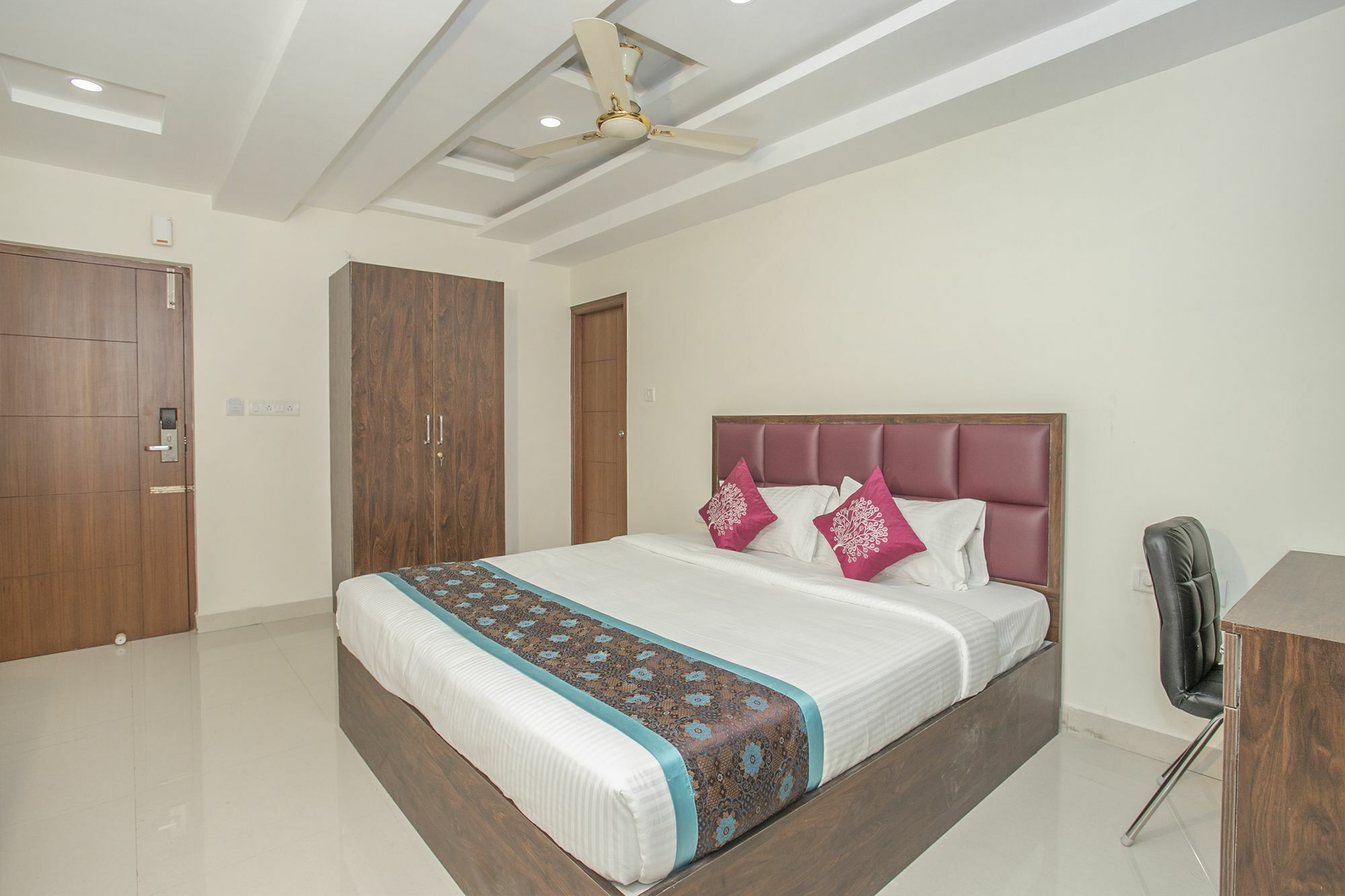 Hotel Oyo 11387 Kozy Bangalore