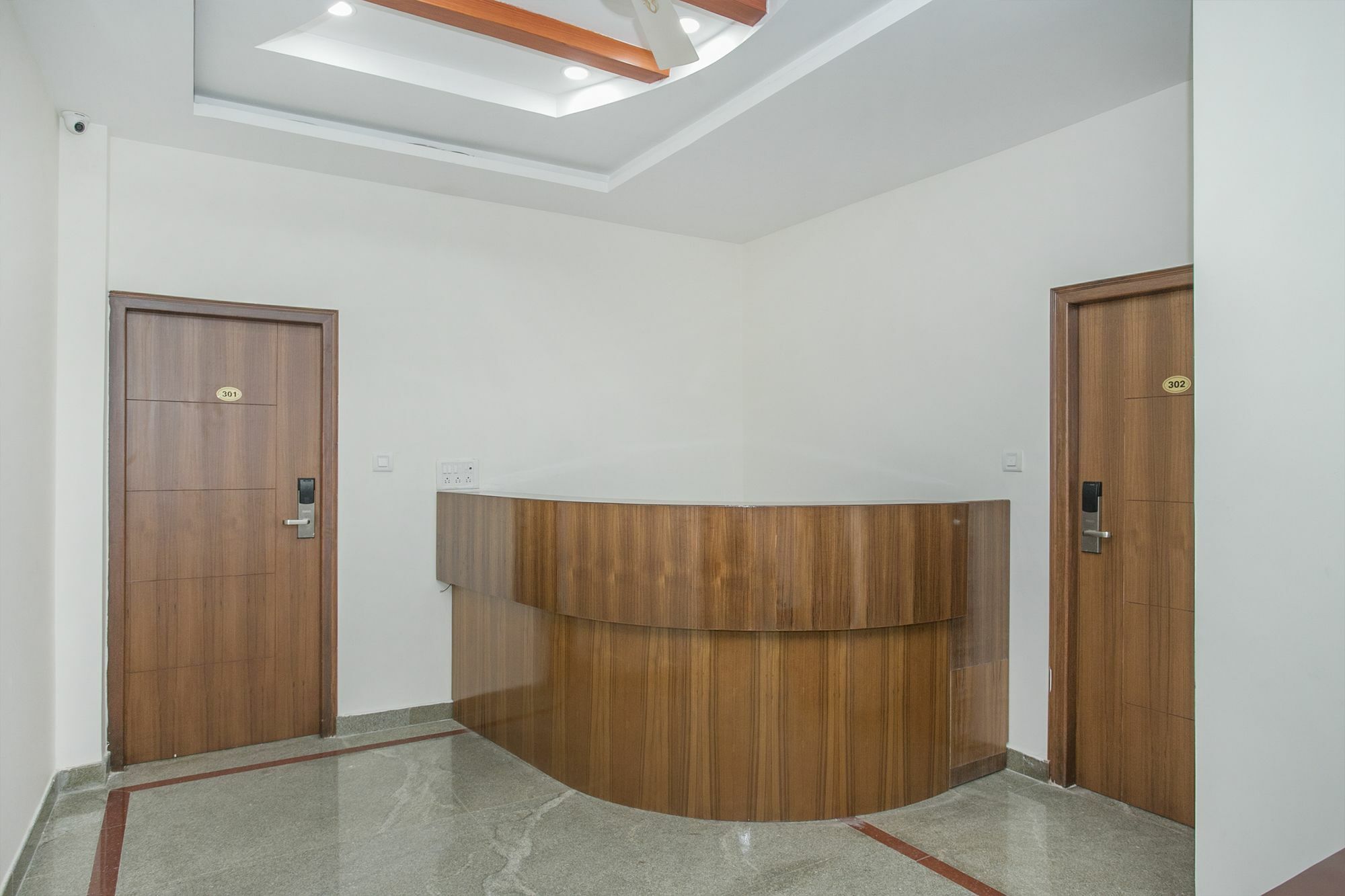 Oyo 11387 Kozy Hotel