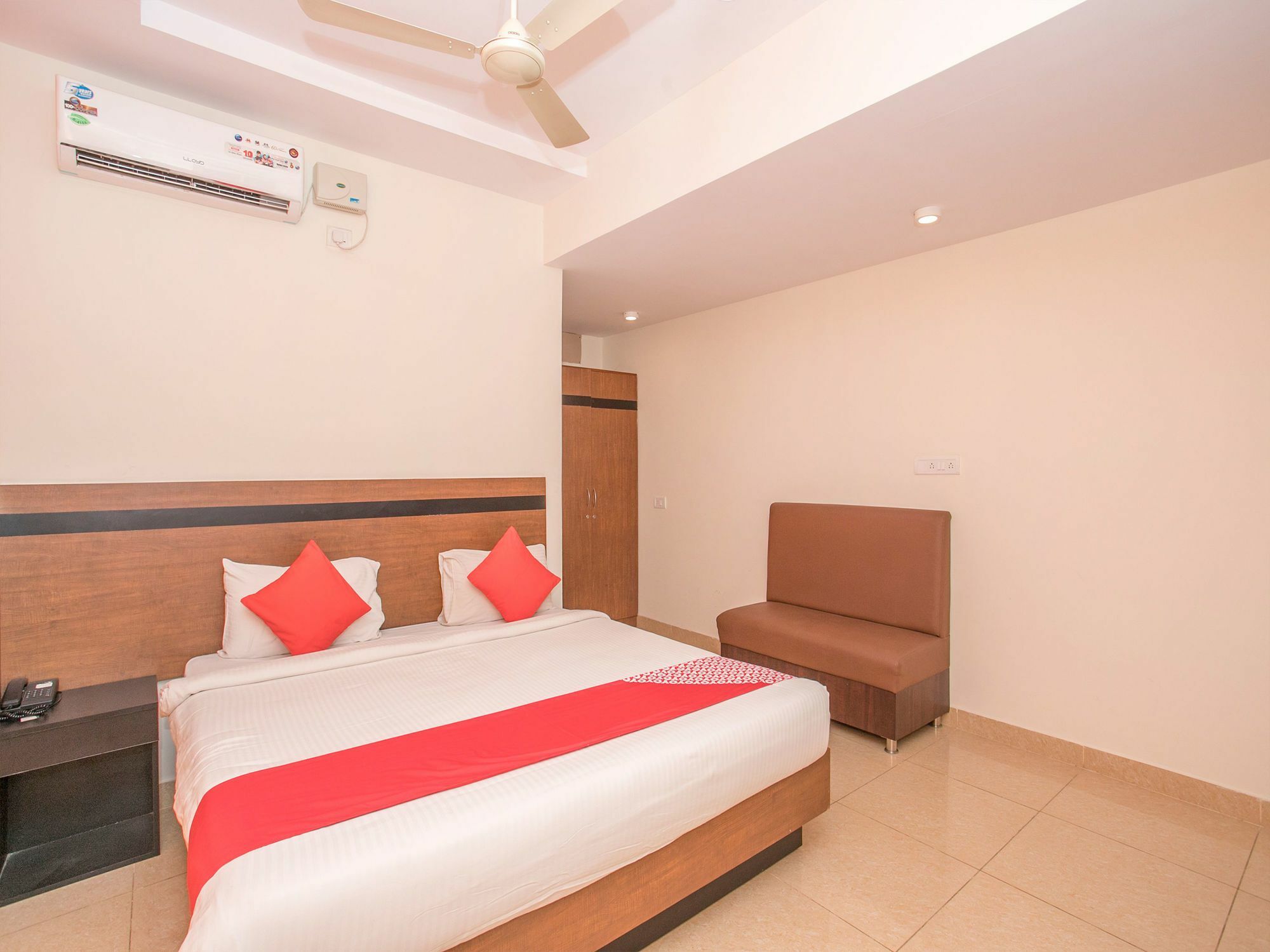 Oyo 7846 The Gardenia Hotel 3*