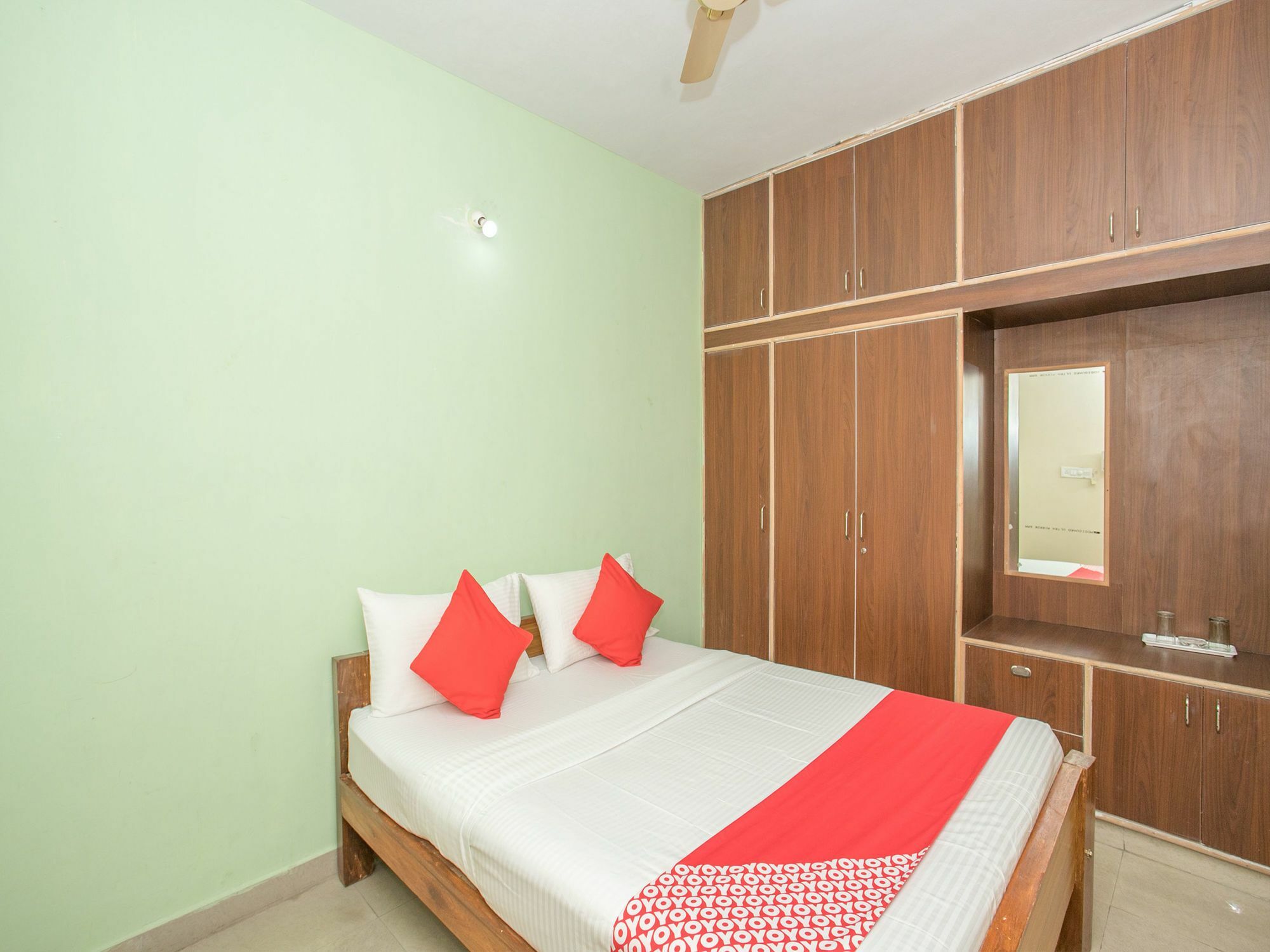 Hotel Oyo 12776 Sv Bangalore