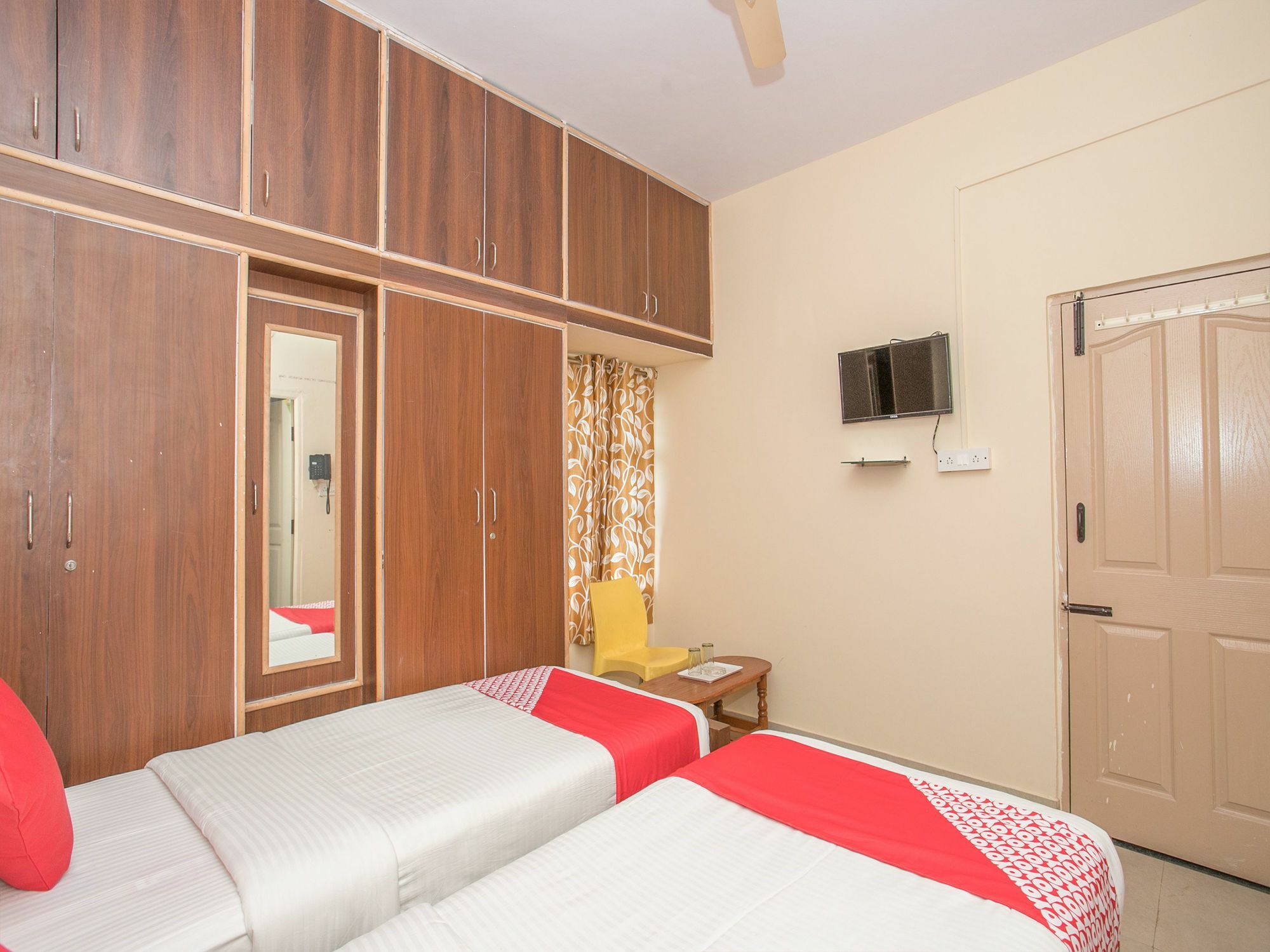 Oyo 12776 Sv Hotel