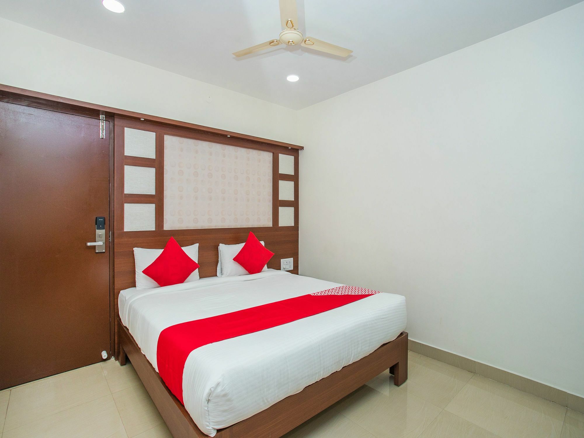 Oyo 16473 Ring View Hotel