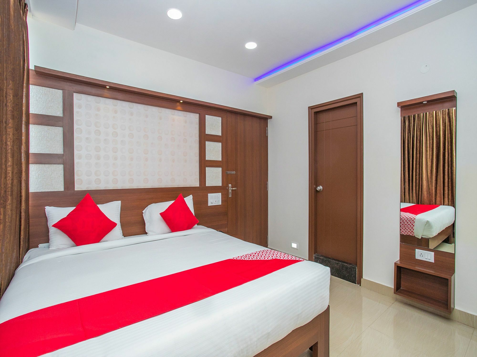 Hotel Oyo 16473 Ring View 2*