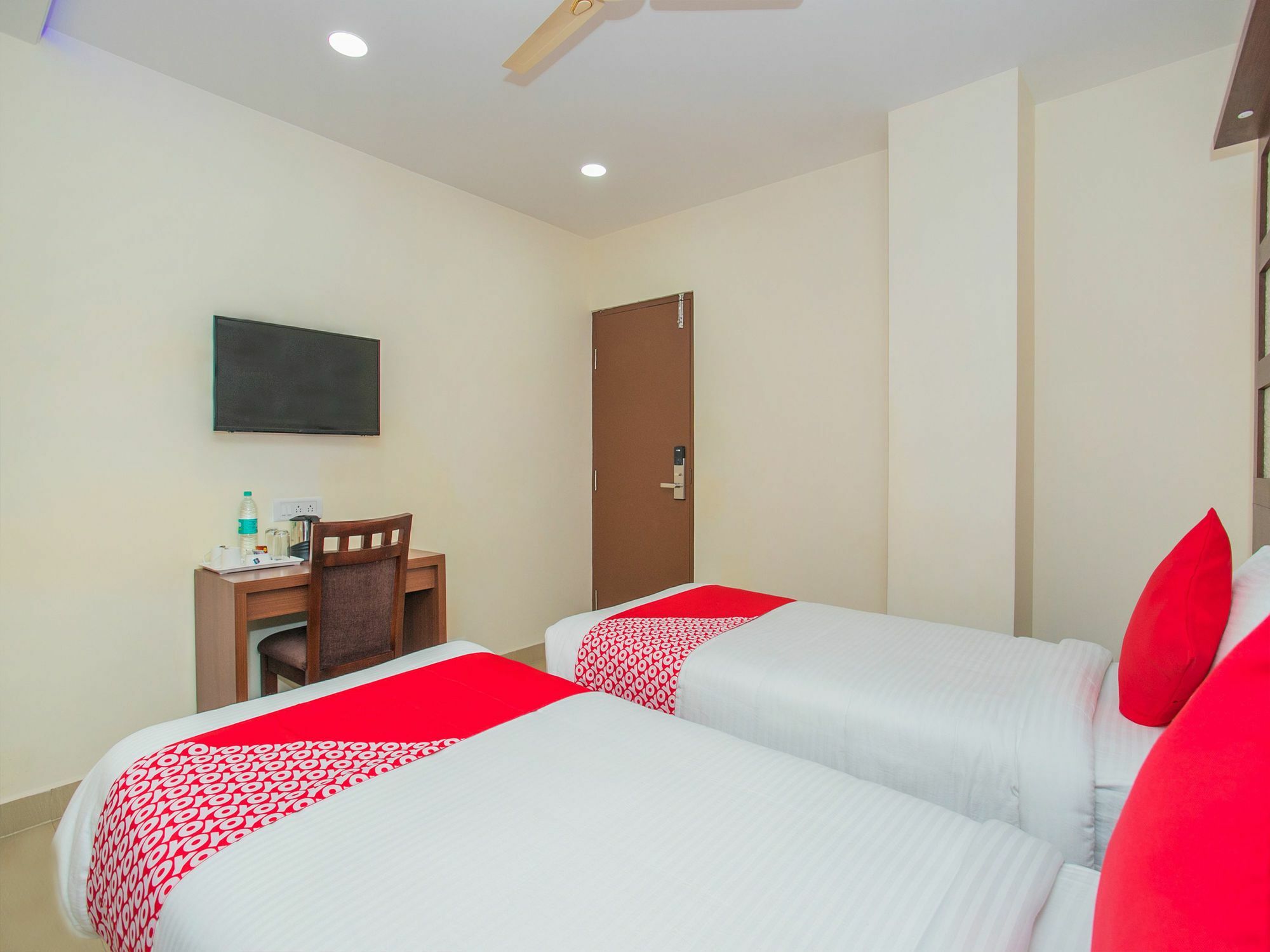 Oyo 16473 Ring View Hotel 2*