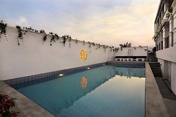 Hotel Escape & 4*