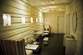 Hotel Escape & 4*