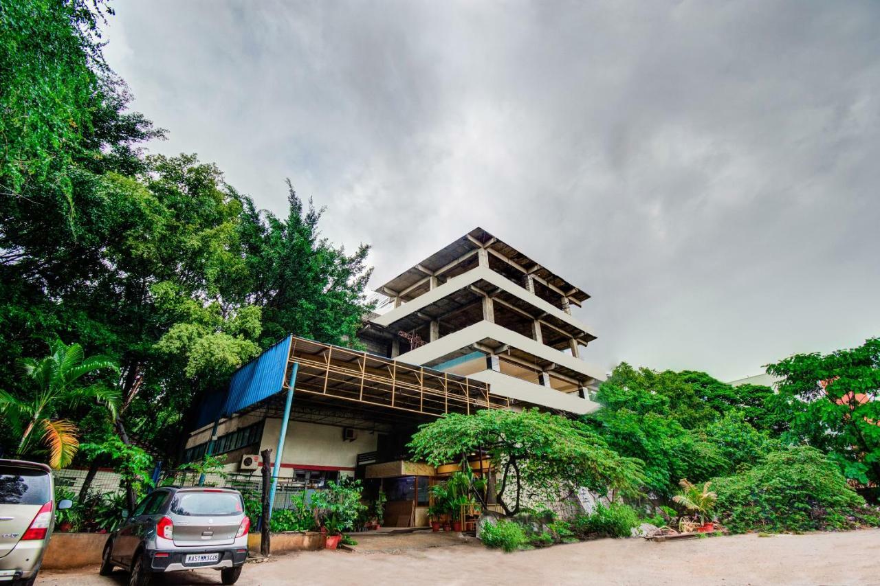 Oyo 1327 Inchara Hotel 3*