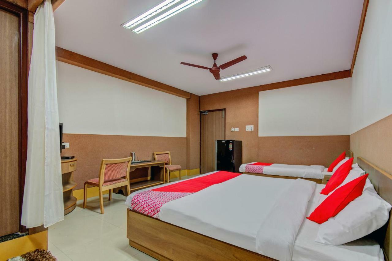 Oyo 1327 Inchara 3* Bangalore