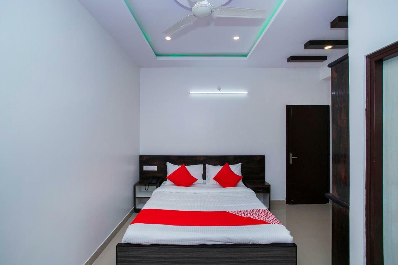 Oyo 19704 Sai Dham Comfort 3*