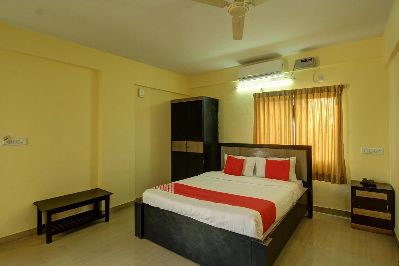 Oyo 36976 Rajashree Comforts 3*