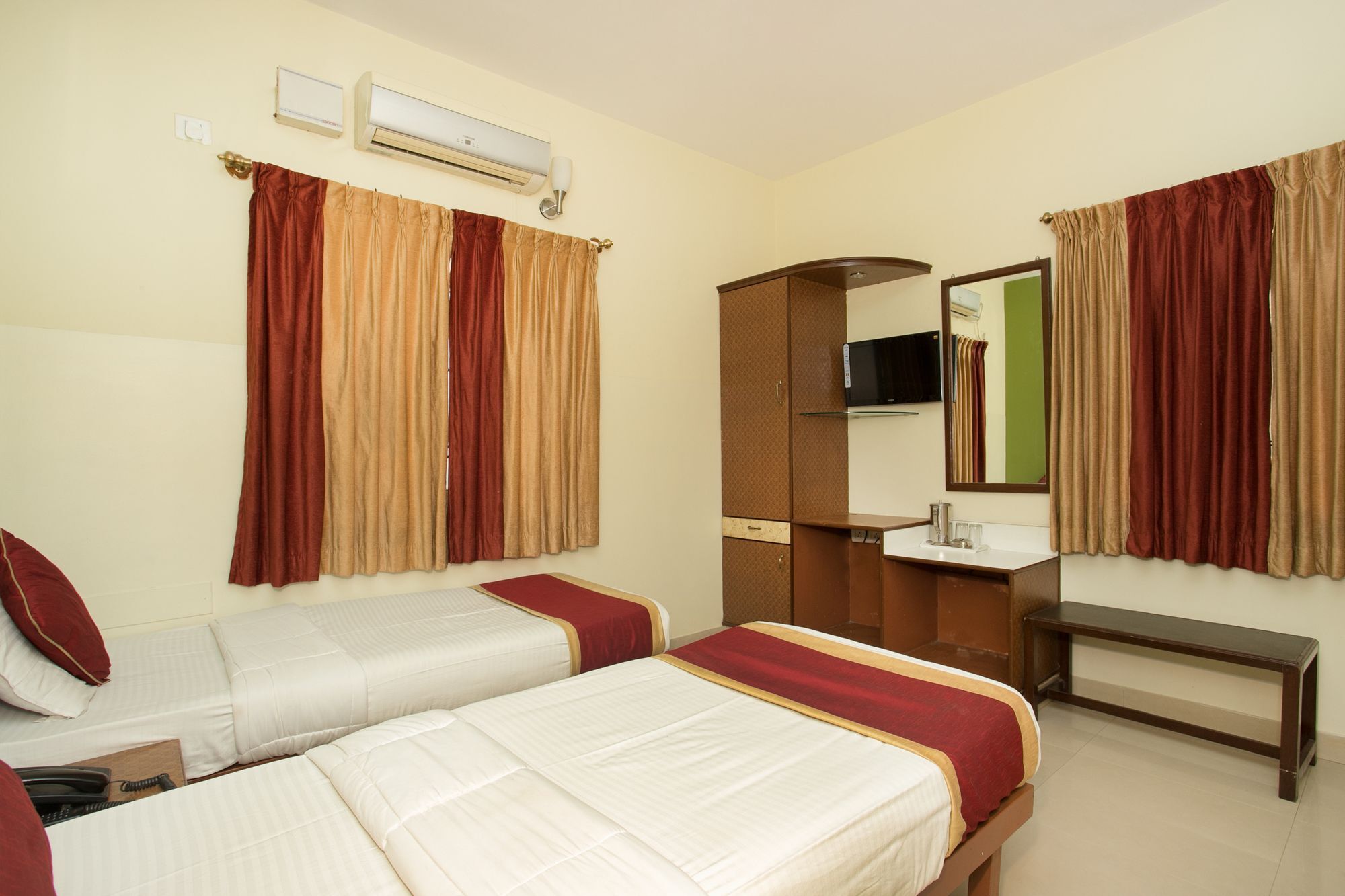 Oyo 10478 Raj Residency 3*