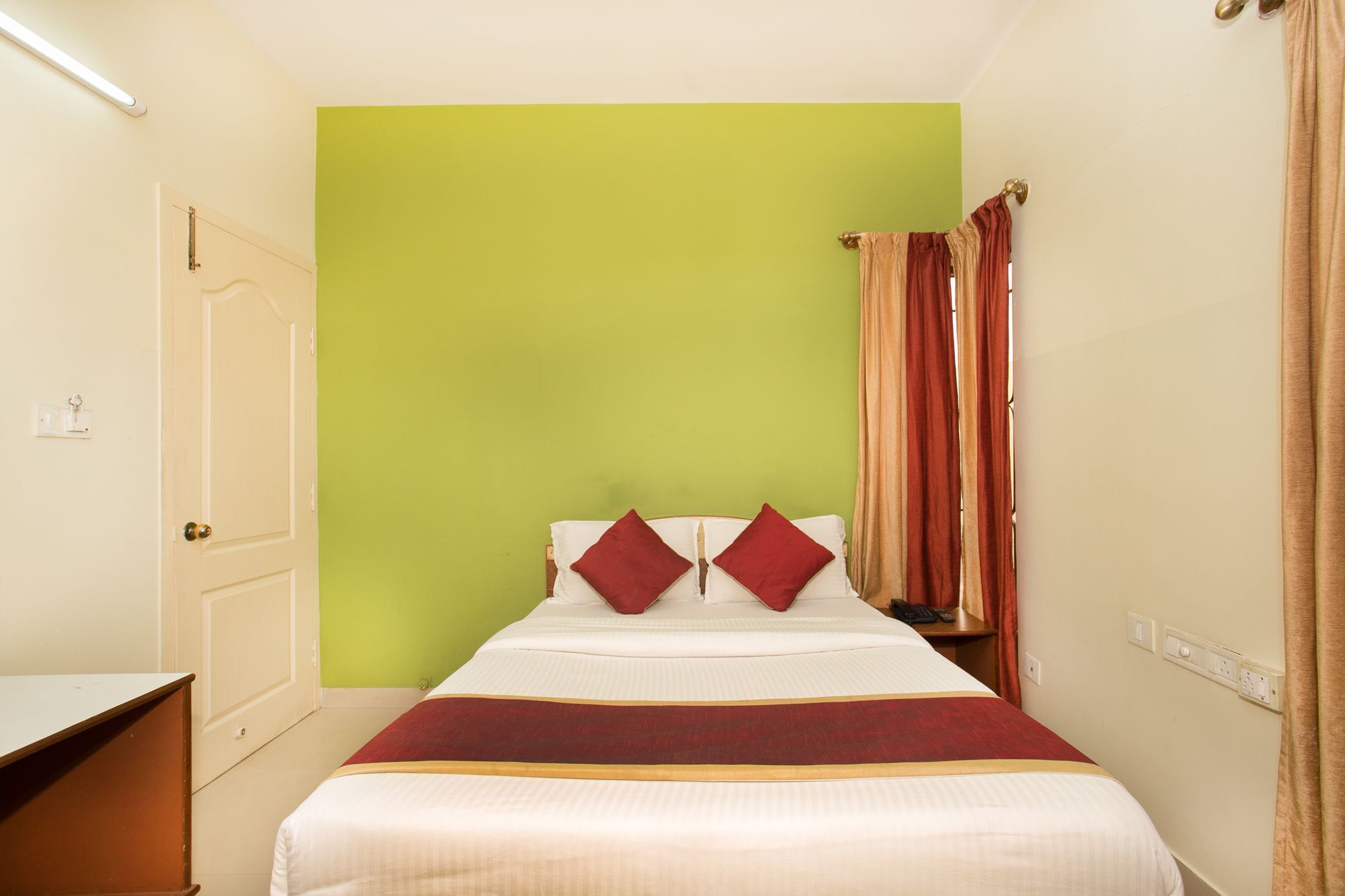 Oyo 10478 Raj Residency Hotel
