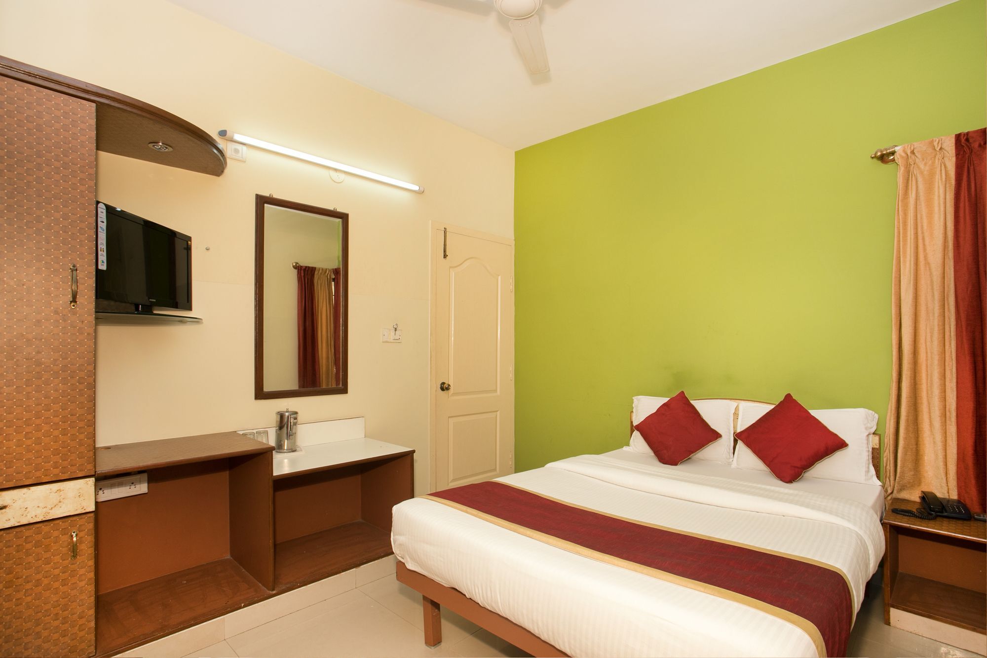 Oyo 10478 Raj Residency Hotel