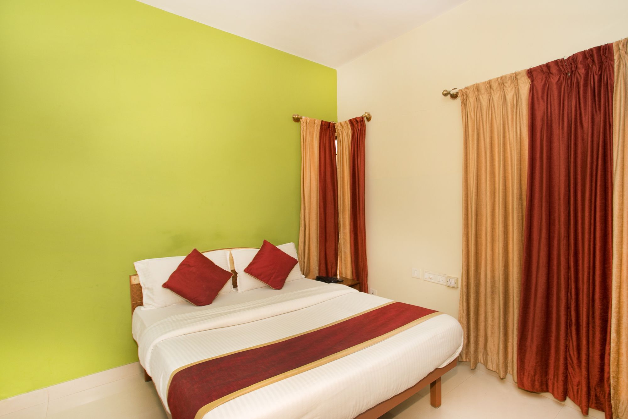 Oyo 10478 Raj Residency Bangalore