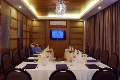 Hotel Lords Plaza 3*