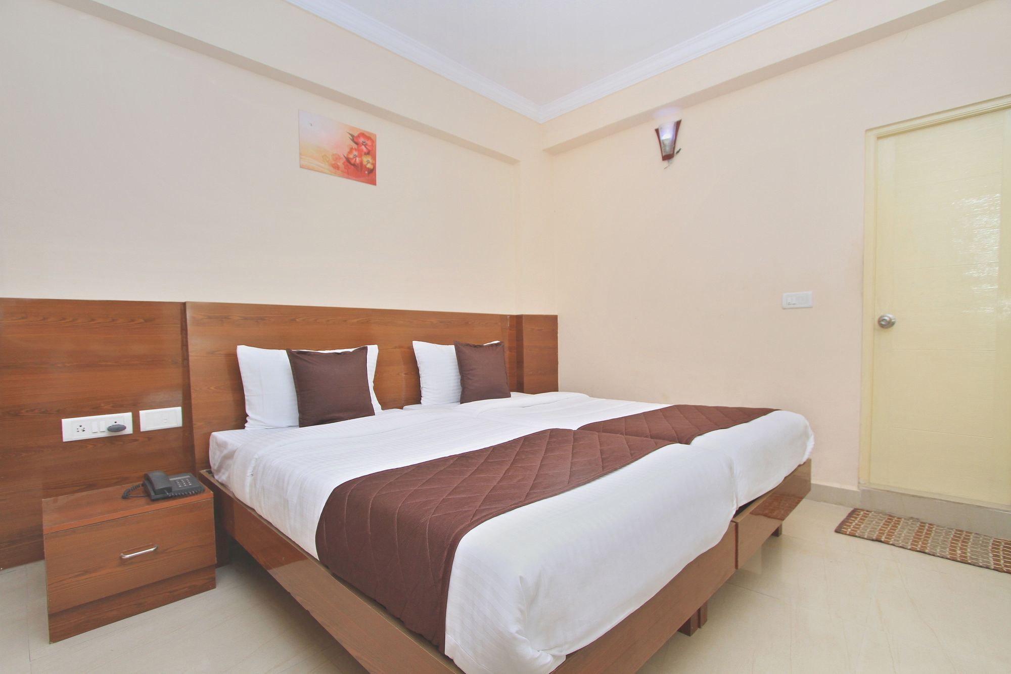 Hotel Oyo 5360 Nash 2*