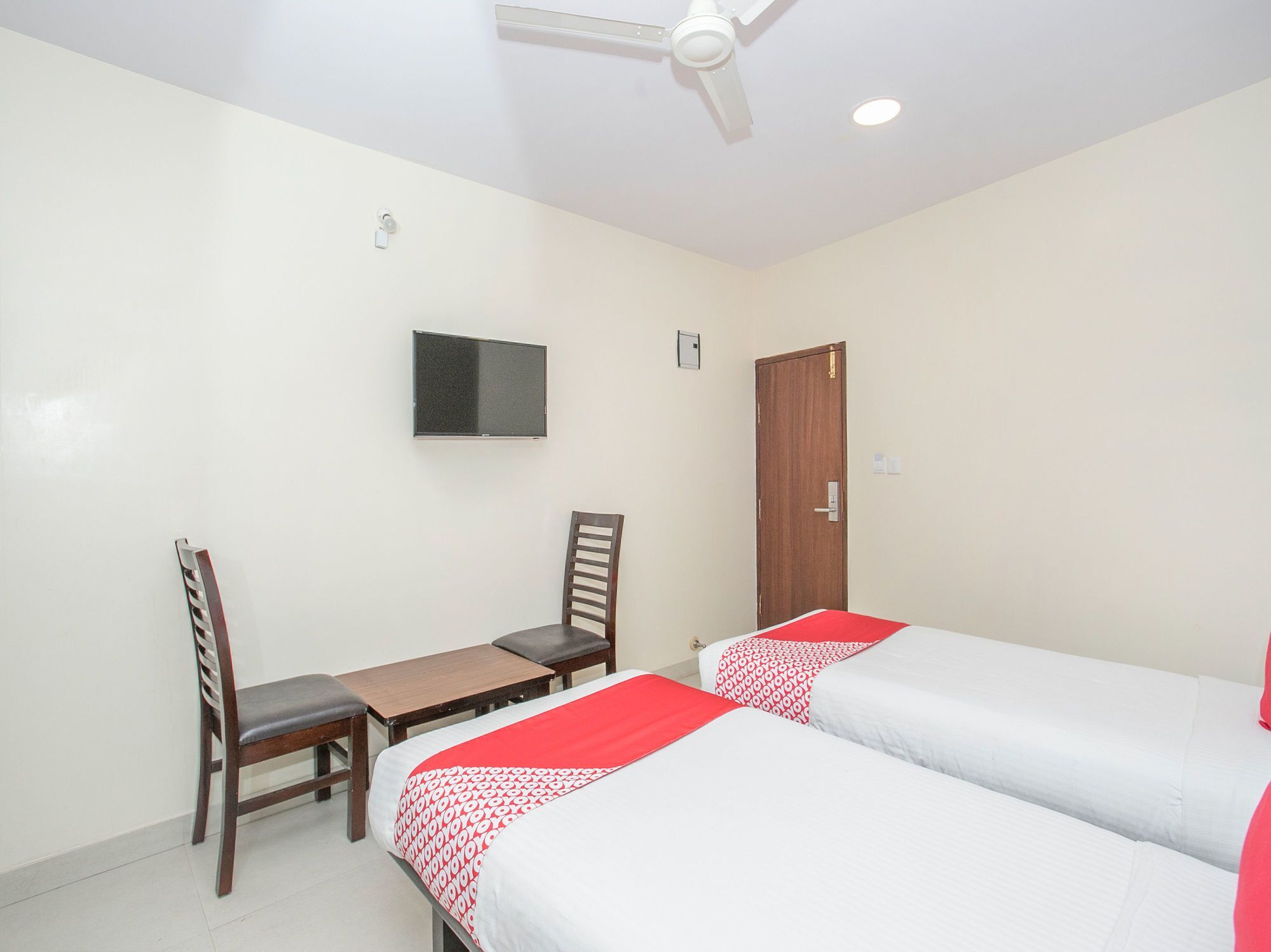 Oyo 10518 Kushi Comforts Hotel 3*