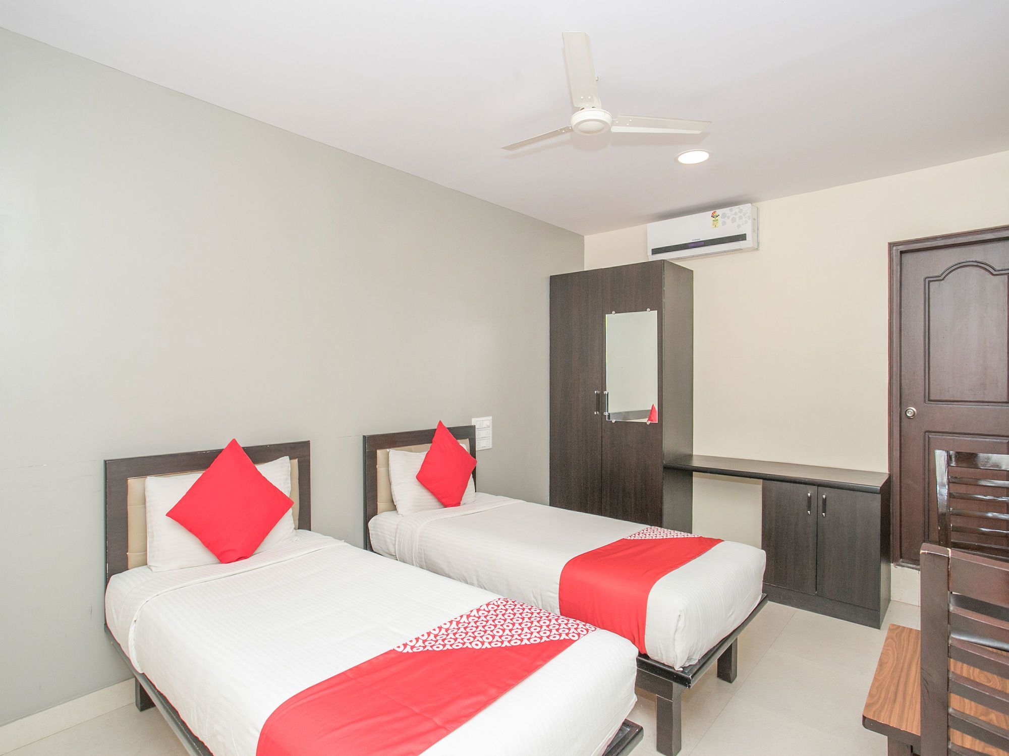 Oyo 10518 Kushi Comforts 3* Bangalore