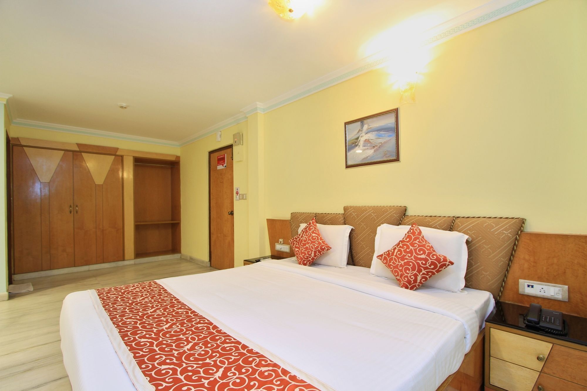 Oyo 4531 Pleasant Hotel