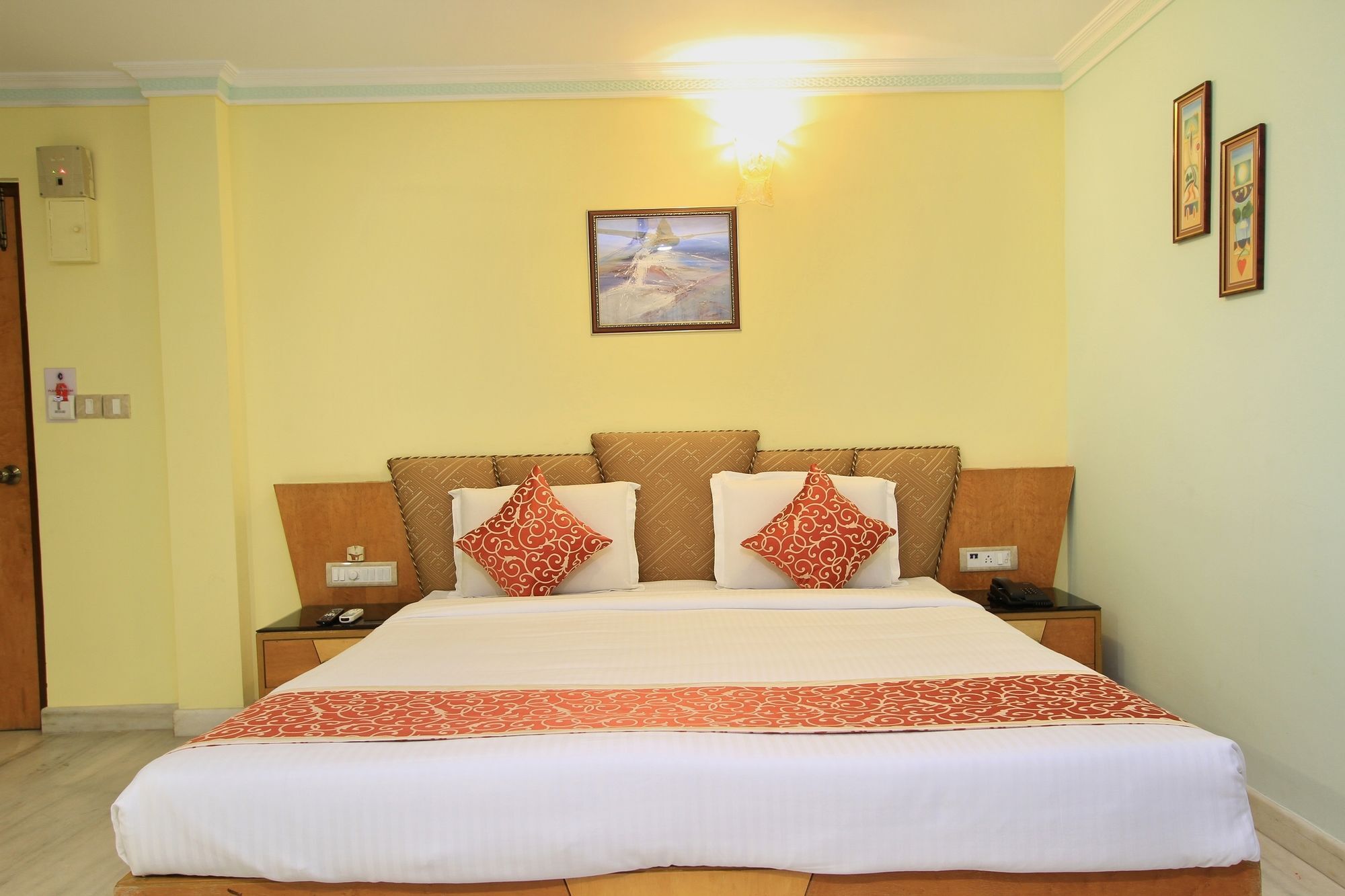 Oyo 4531 Pleasant Hotel 2*