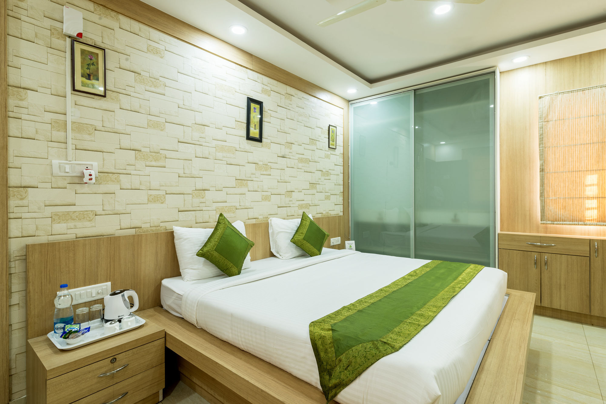 Hotel Treebo Shree Krishn Comfort 2*