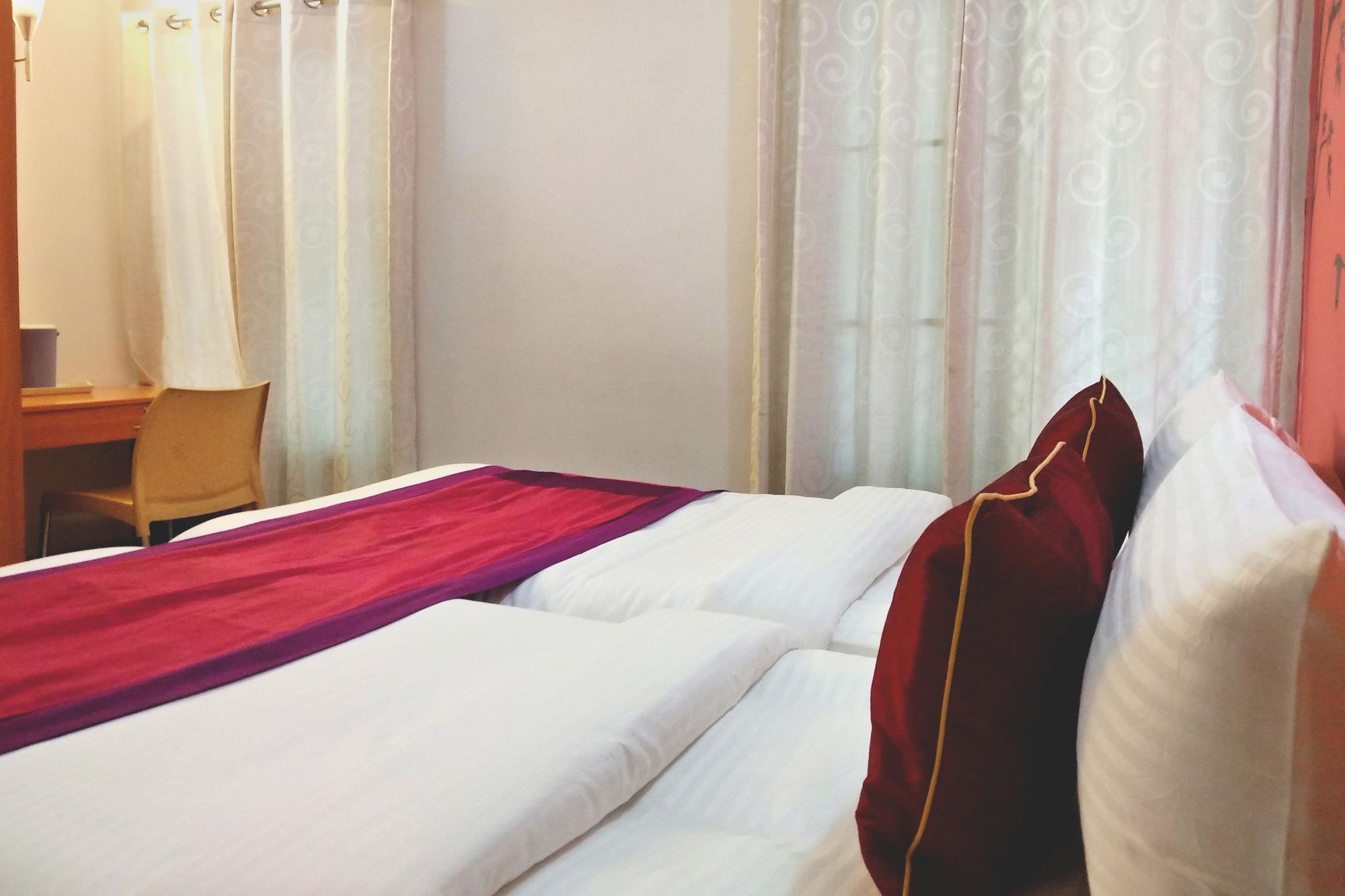 Oyo Btm 2nd Stage Silk Board Hotel Bangalore