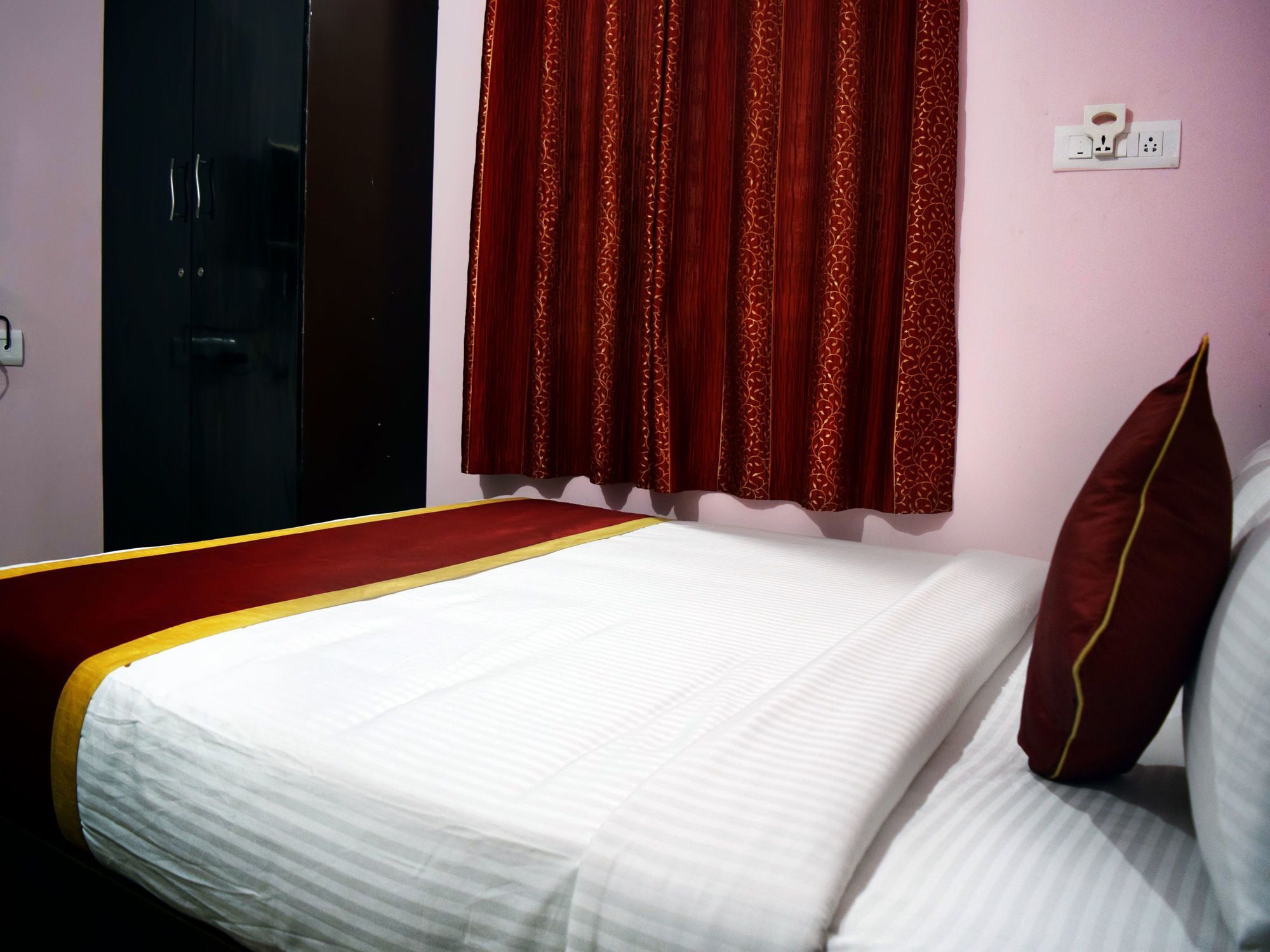 Oyo 7898 Azaa Hotel 2*