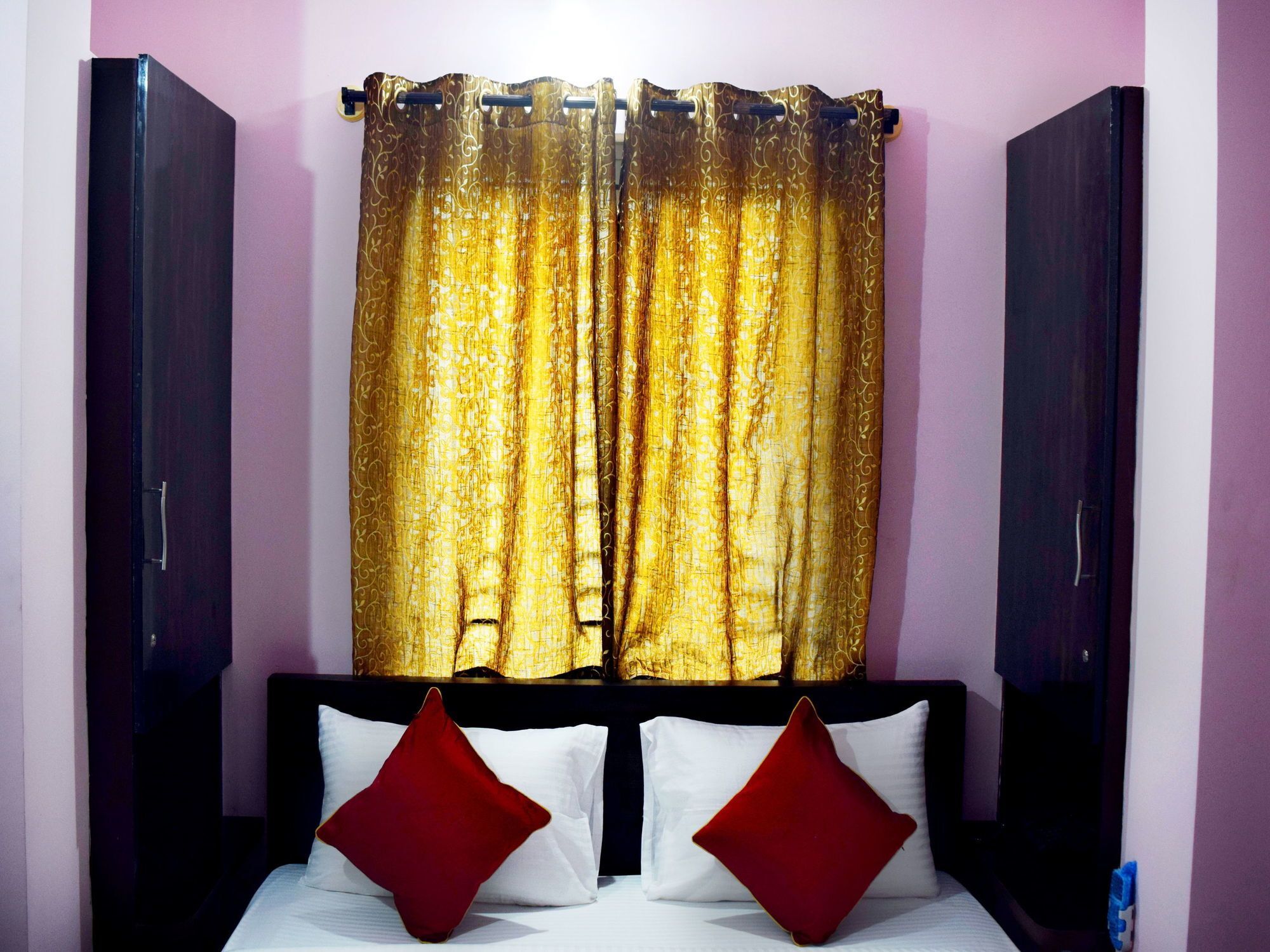 Oyo 7898 Azaa Hotel 2*