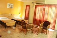 Toms Hotel 3*