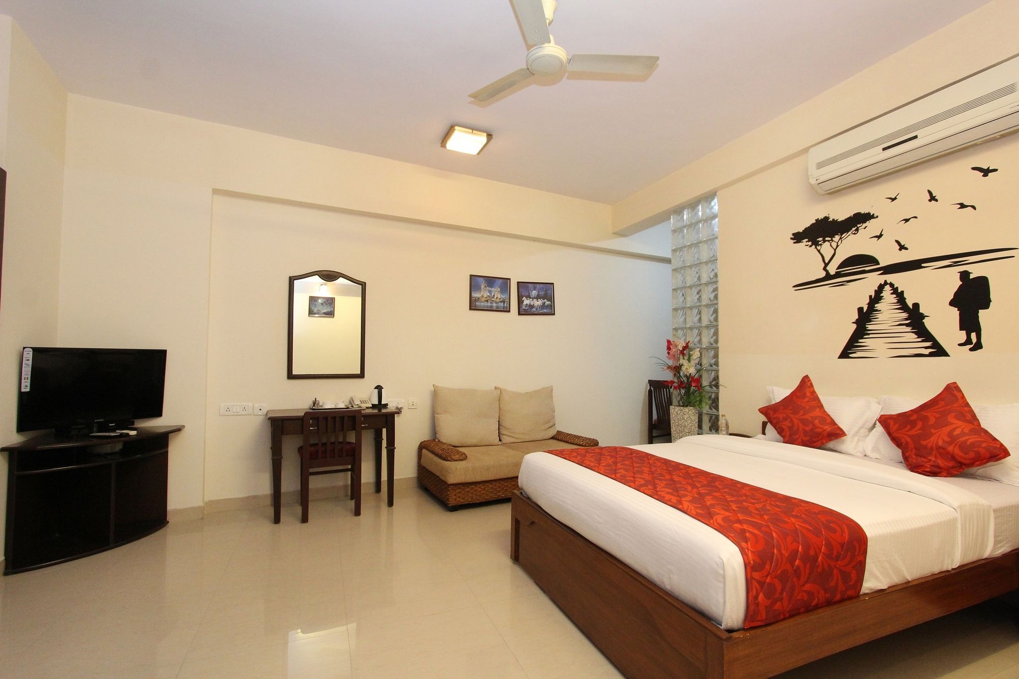 Hotel Oyo 289 Maharaja Signal Bangalore