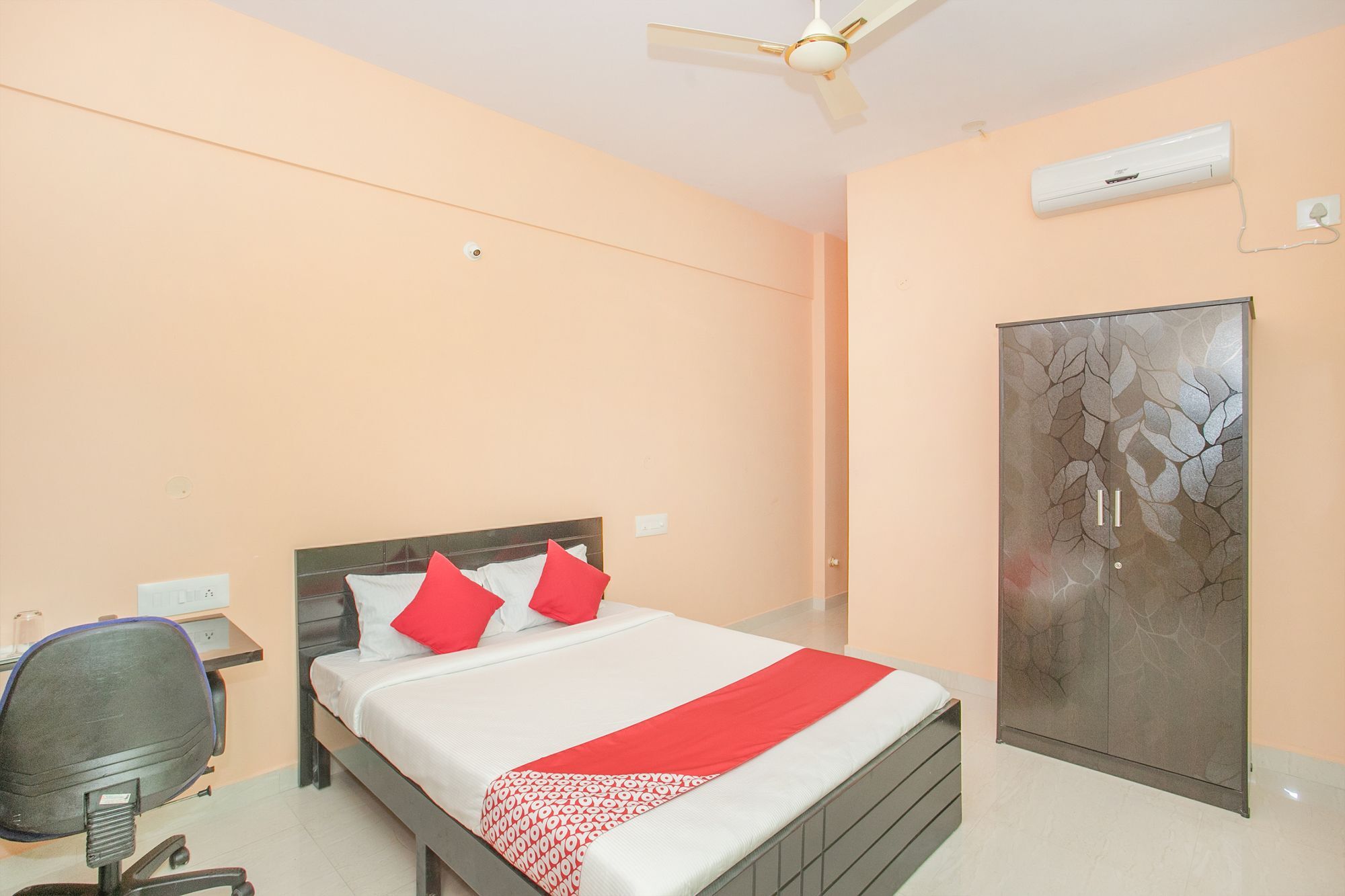 Oyo 11640 Aaira Hotel