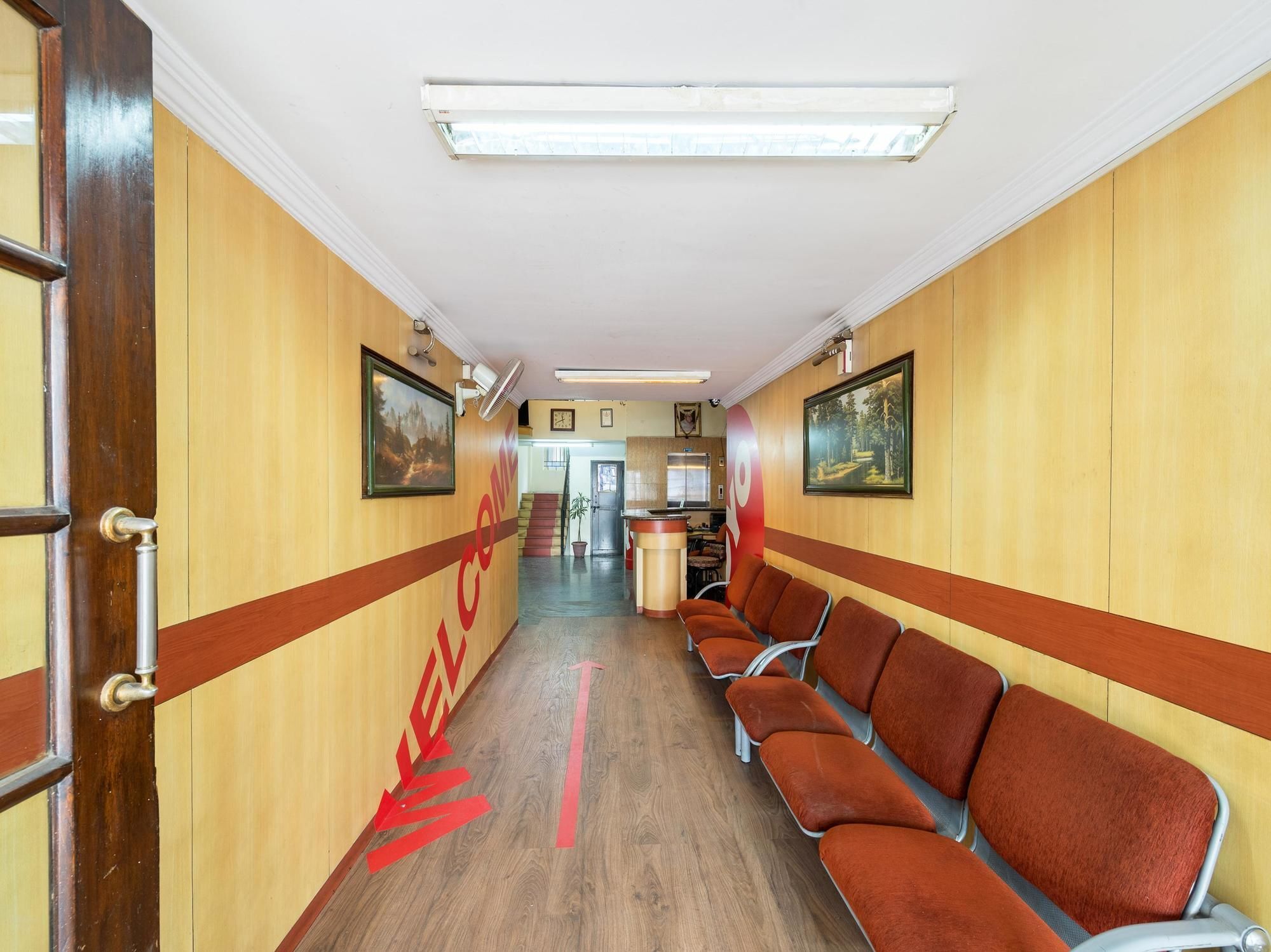 Oyo Mg Road Trinity Circle 3*