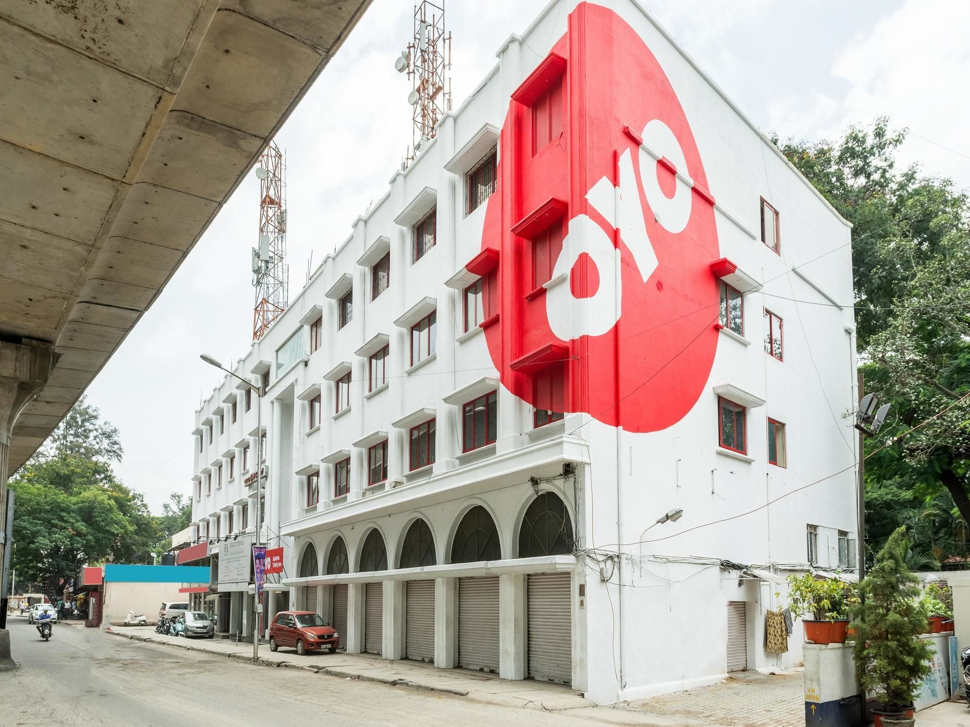 Oyo Mg Road Trinity Circle 3*