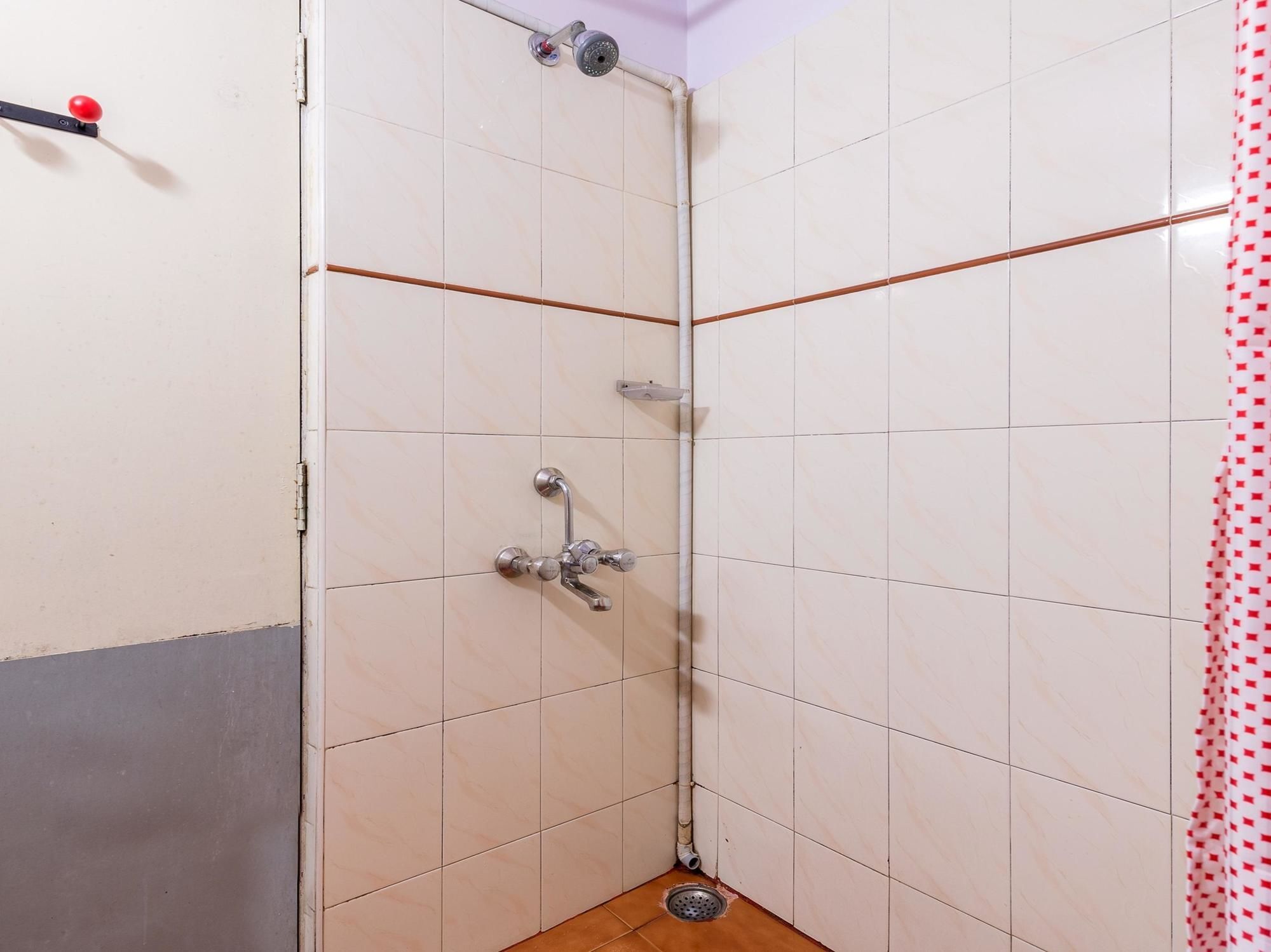 Oyo Mg Road Trinity Circle 3*